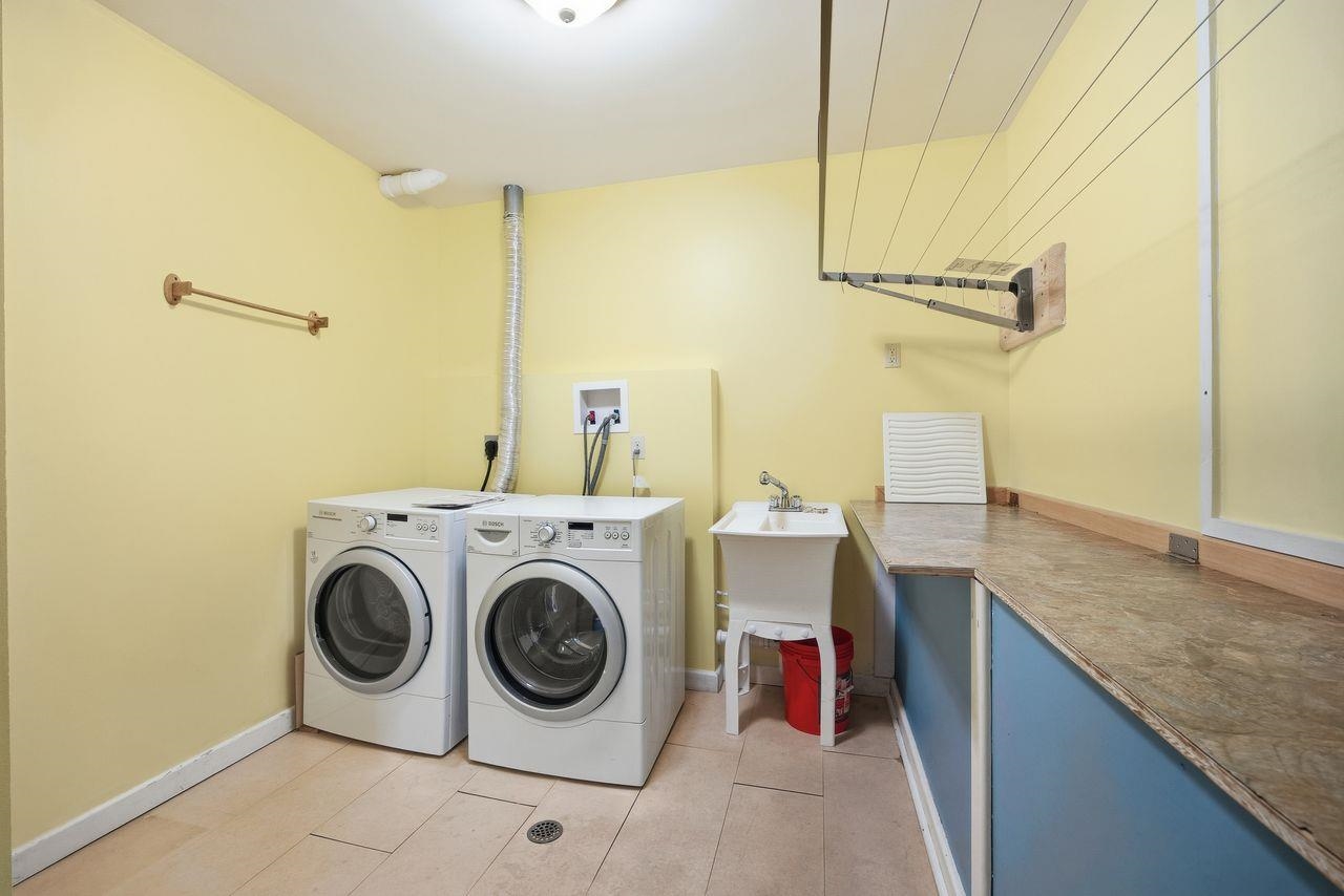 Meredith, New Hampshire, 03253, United States, 2 Bedrooms Bedrooms, ,3 BathroomsBathrooms,Residential,For Sale,1988258