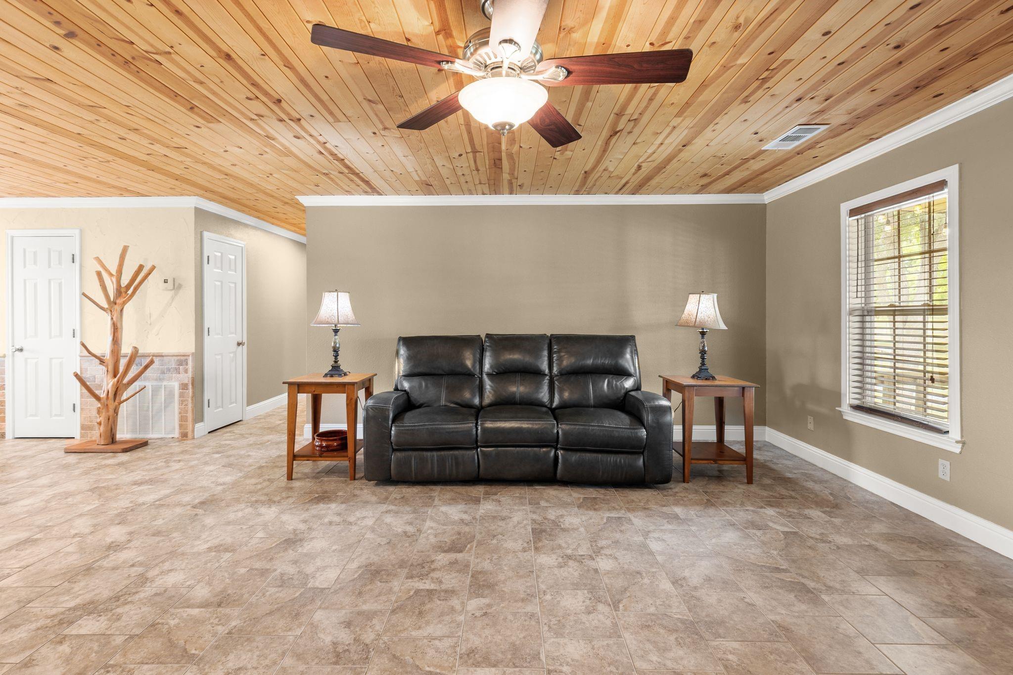 Caddo Mills, Texas, 75135, United States, 3 Bedrooms Bedrooms, ,2 BathroomsBathrooms,Residential,For Sale,1975401