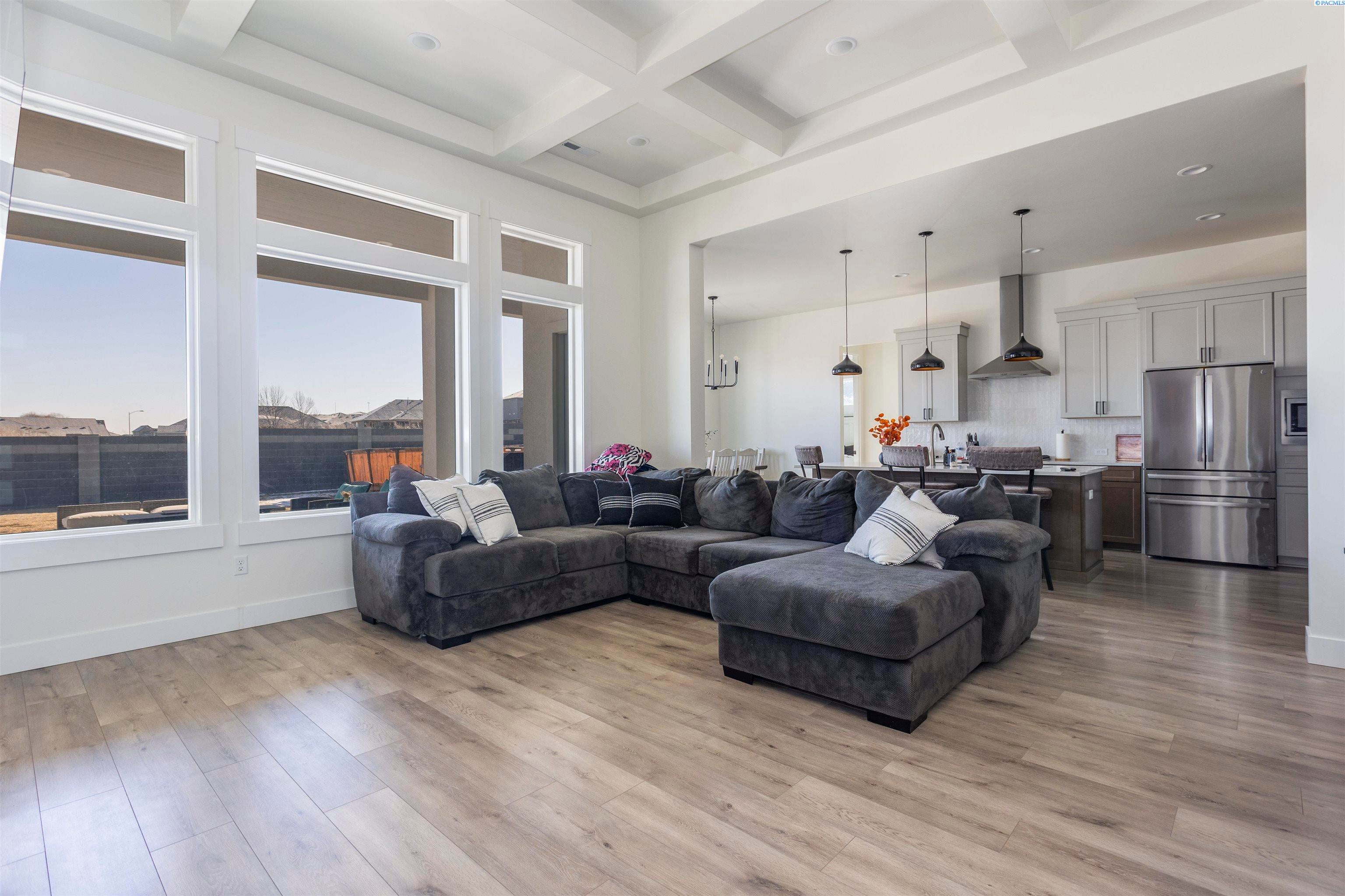 Kennewick, Washington, 99338, United States, 4 Bedrooms Bedrooms, ,3 BathroomsBathrooms,Residential,For Sale,2010743