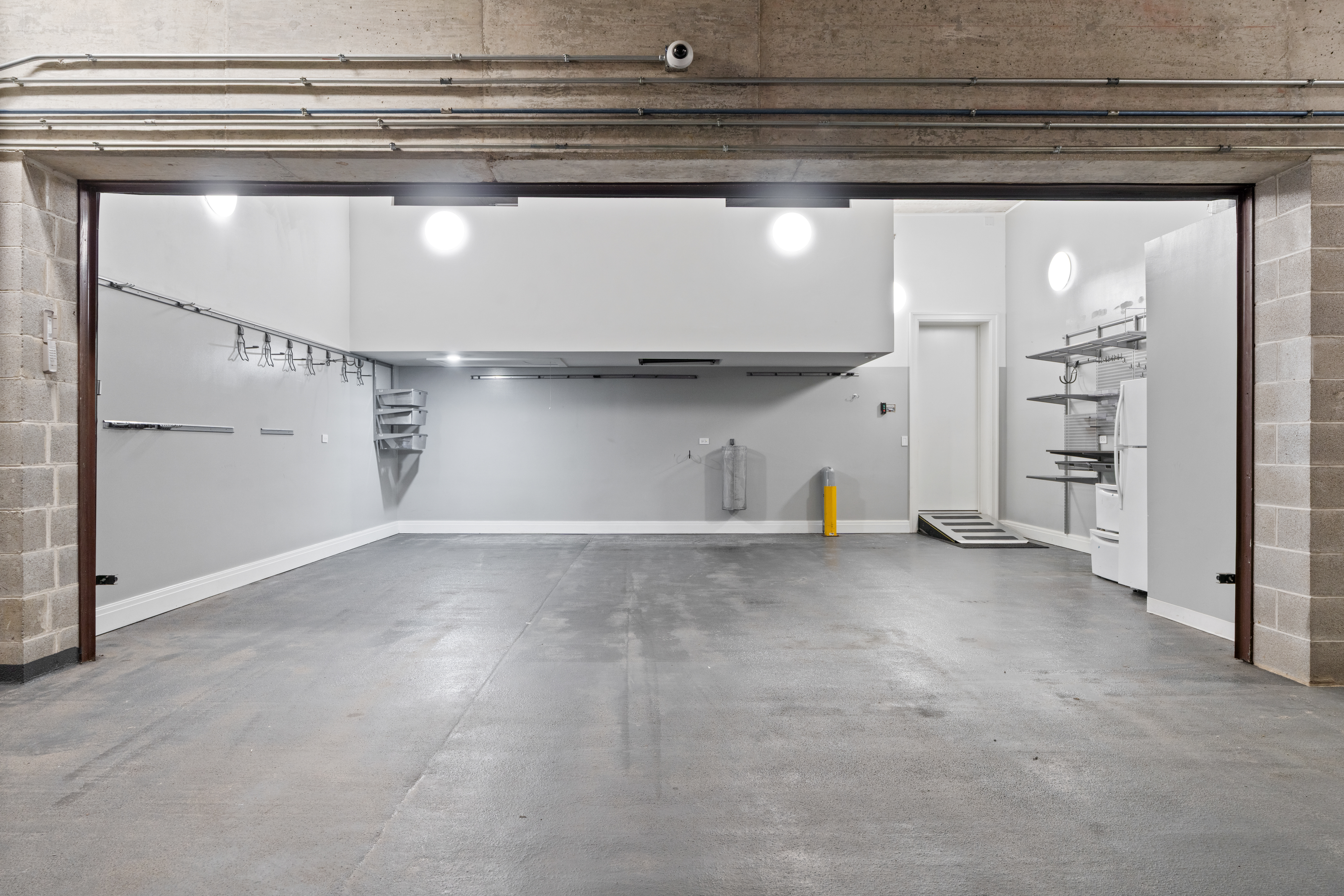  A Rare Opportunity to Own a 5,245-Square-Foot Single-Family Home - 物件實景