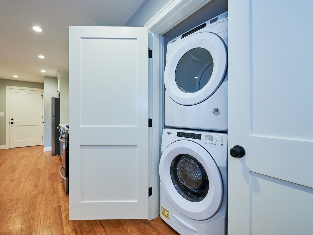 Boston, Massachusetts, 02128, United States, 2 Bedrooms Bedrooms, ,2 BathroomsBathrooms,Residential,For Sale,1868682