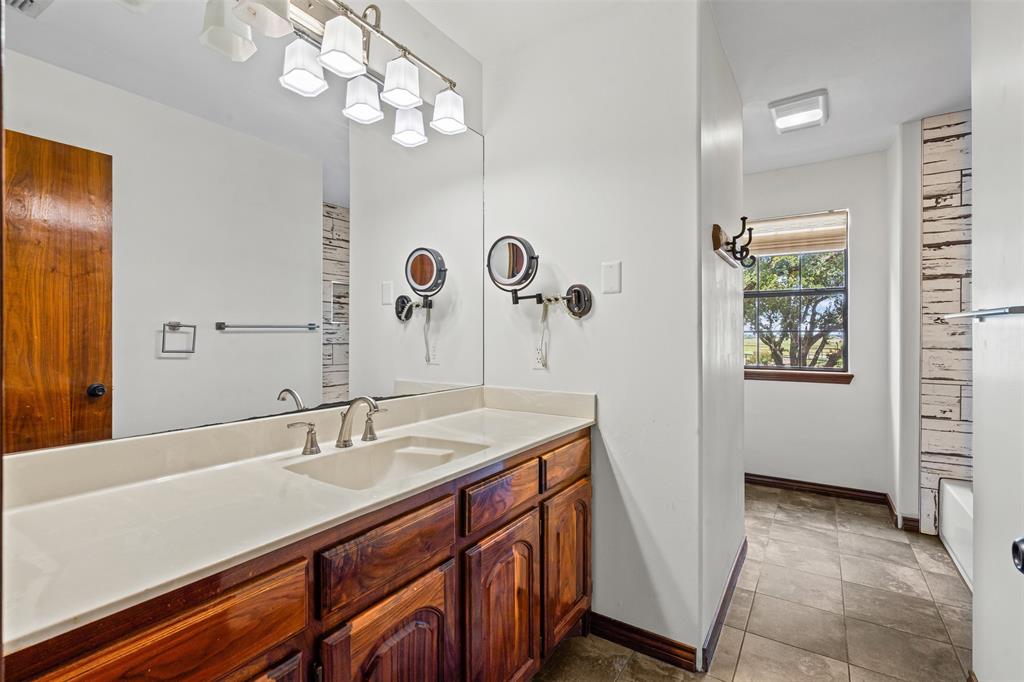 Cleburne, Texas, 76031, United States, 4 Bedrooms Bedrooms, ,3 BathroomsBathrooms,Residential,For Sale,1918510