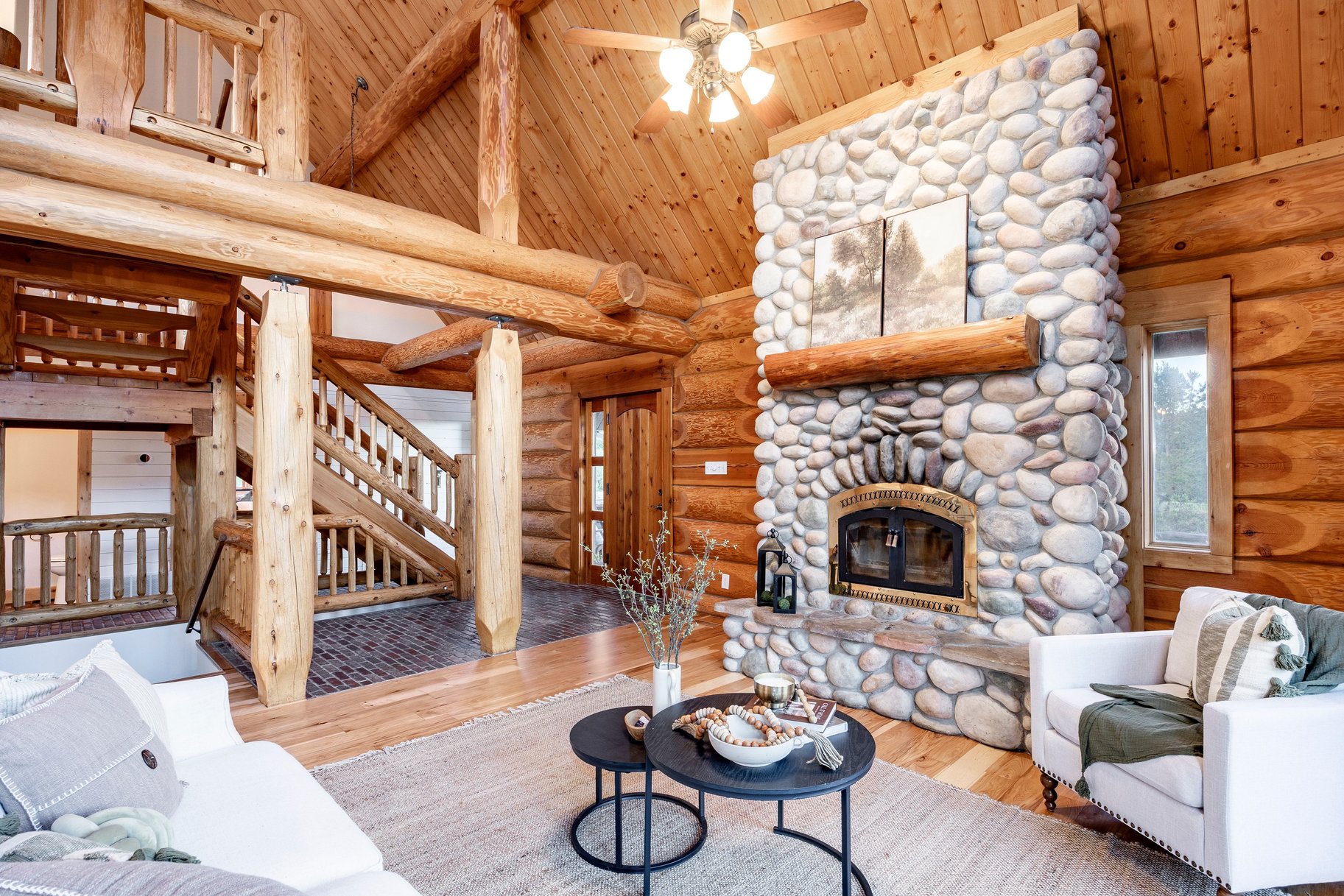  Refined Mountain Home on 1.27 Acres Near Snowbasin - 物件實景