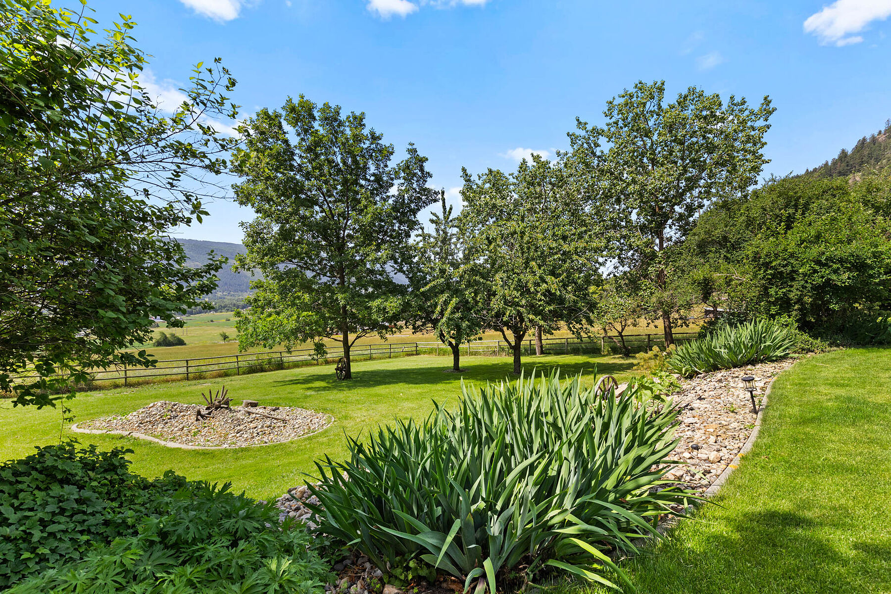  Ten Acres in Coldstream - 物件實景
