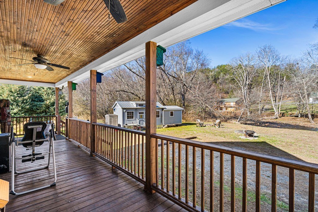 Hayesville, North Carolina, 28904, United States, 3 Bedrooms Bedrooms, ,3 BathroomsBathrooms,Residential,For Sale,2005507