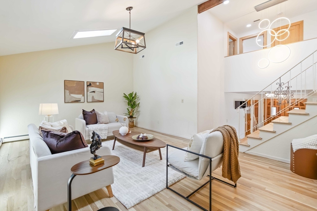 Natick, Massachusetts, 01760, United States, 4 Bedrooms Bedrooms, ,4 BathroomsBathrooms,Residential,For Sale,1950853
