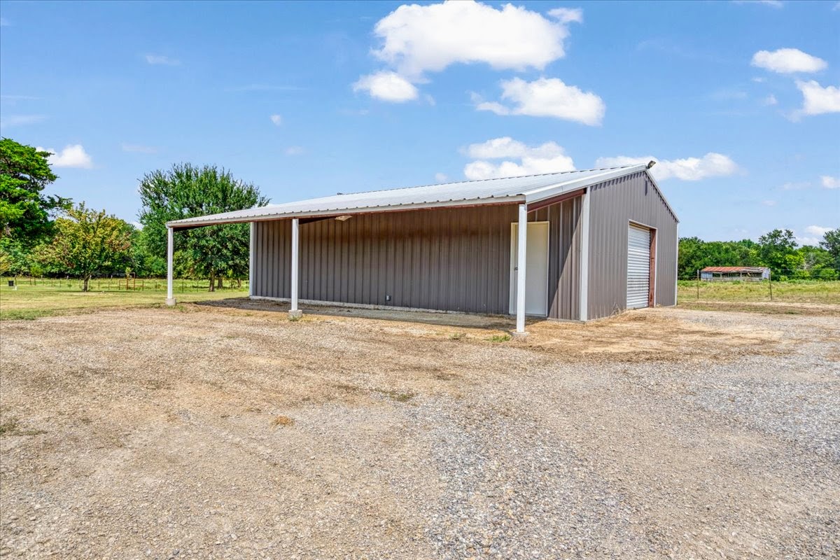 Savoy, Texas, 75479, United States, 3 Bedrooms Bedrooms, ,2 BathroomsBathrooms,Residential,For Sale,1979874