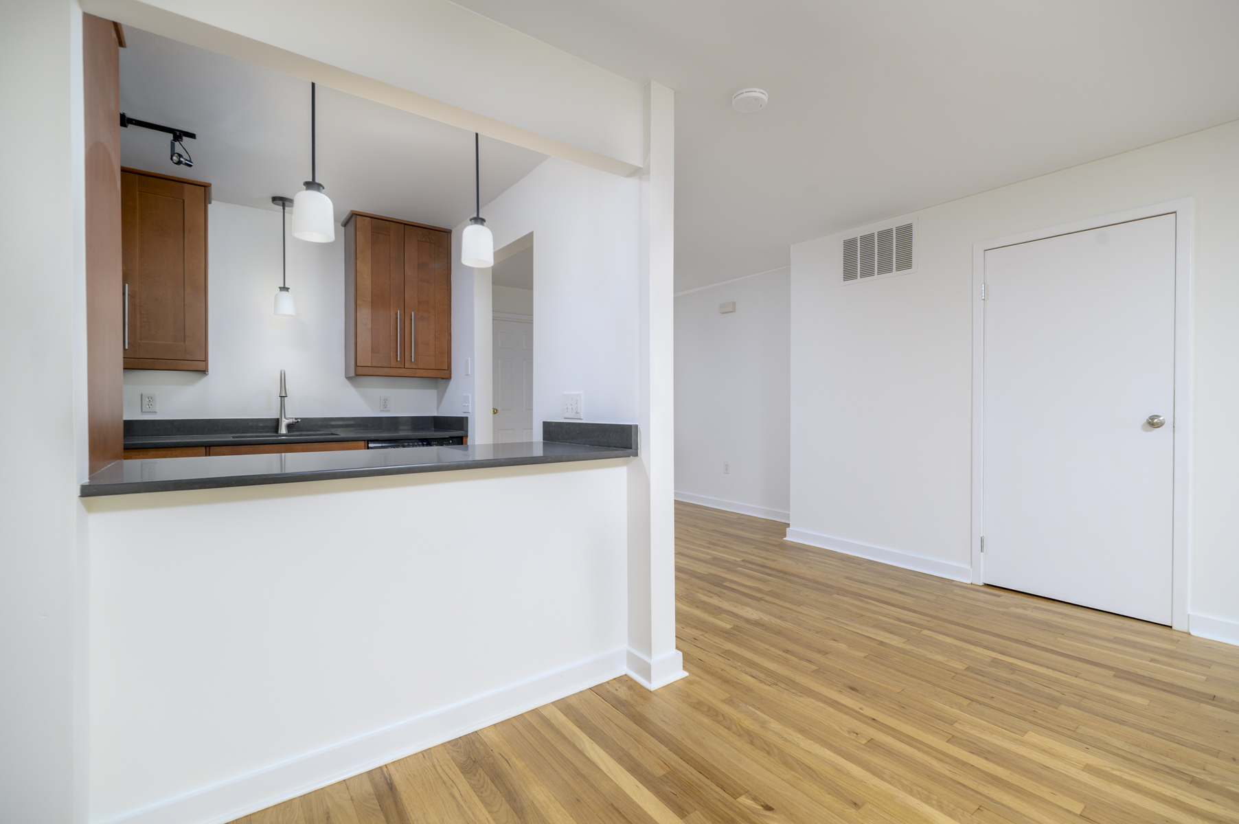  160 Fairfield Woods Road - 物件實景