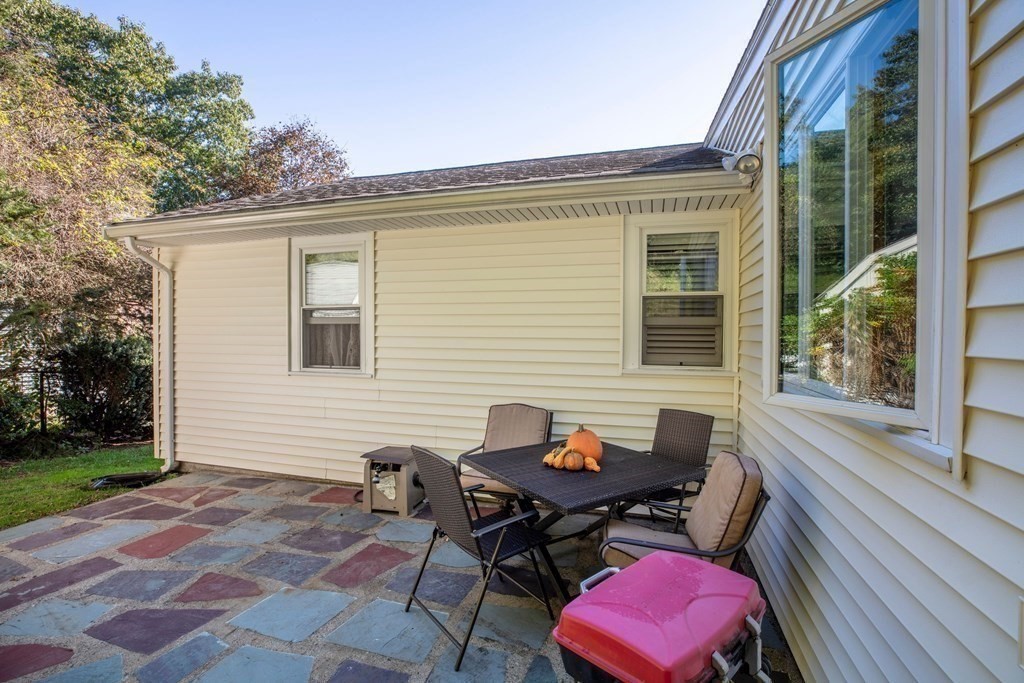 Waltham, Massachusetts, 02451, United States, 3 Bedrooms Bedrooms, ,2 BathroomsBathrooms,Residential,For Sale,1937304