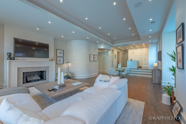 319 West Erie Street, 2W, Chicago, Illinois, 60654, United States, 2 Bedrooms Bedrooms, ,3 BathroomsBathrooms,Residential,For Sale,319 West Erie Street , 2W,1010581