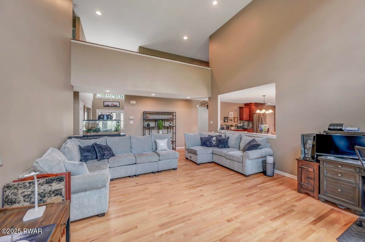 Honesdale, Pennsylvania, 18431, United States, 5 Bedrooms Bedrooms, ,4 BathroomsBathrooms,Residential,For Sale,1973688