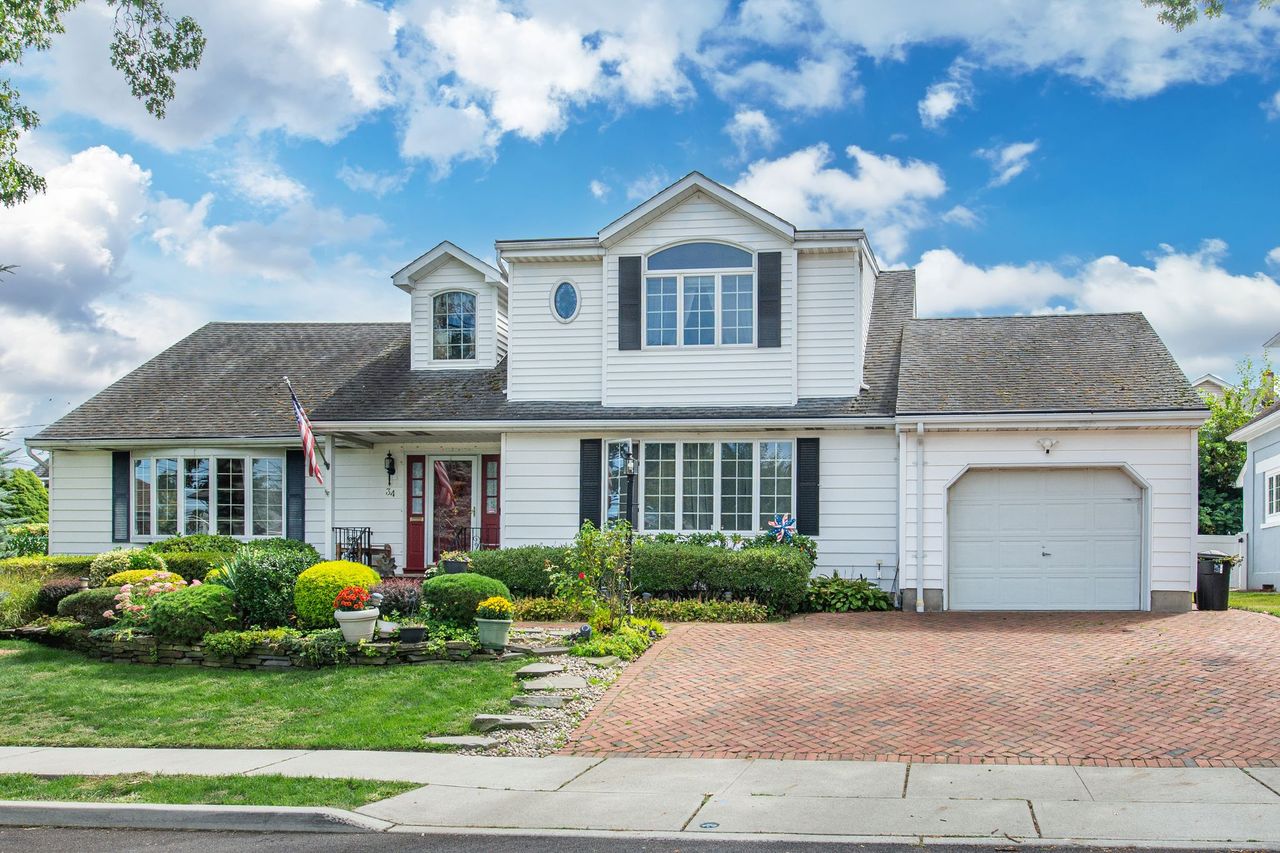 Wood Ridge, New Jersey, 07075, United States, 4 Bedrooms Bedrooms, ,4 BathroomsBathrooms,Residential,For Sale,1978112