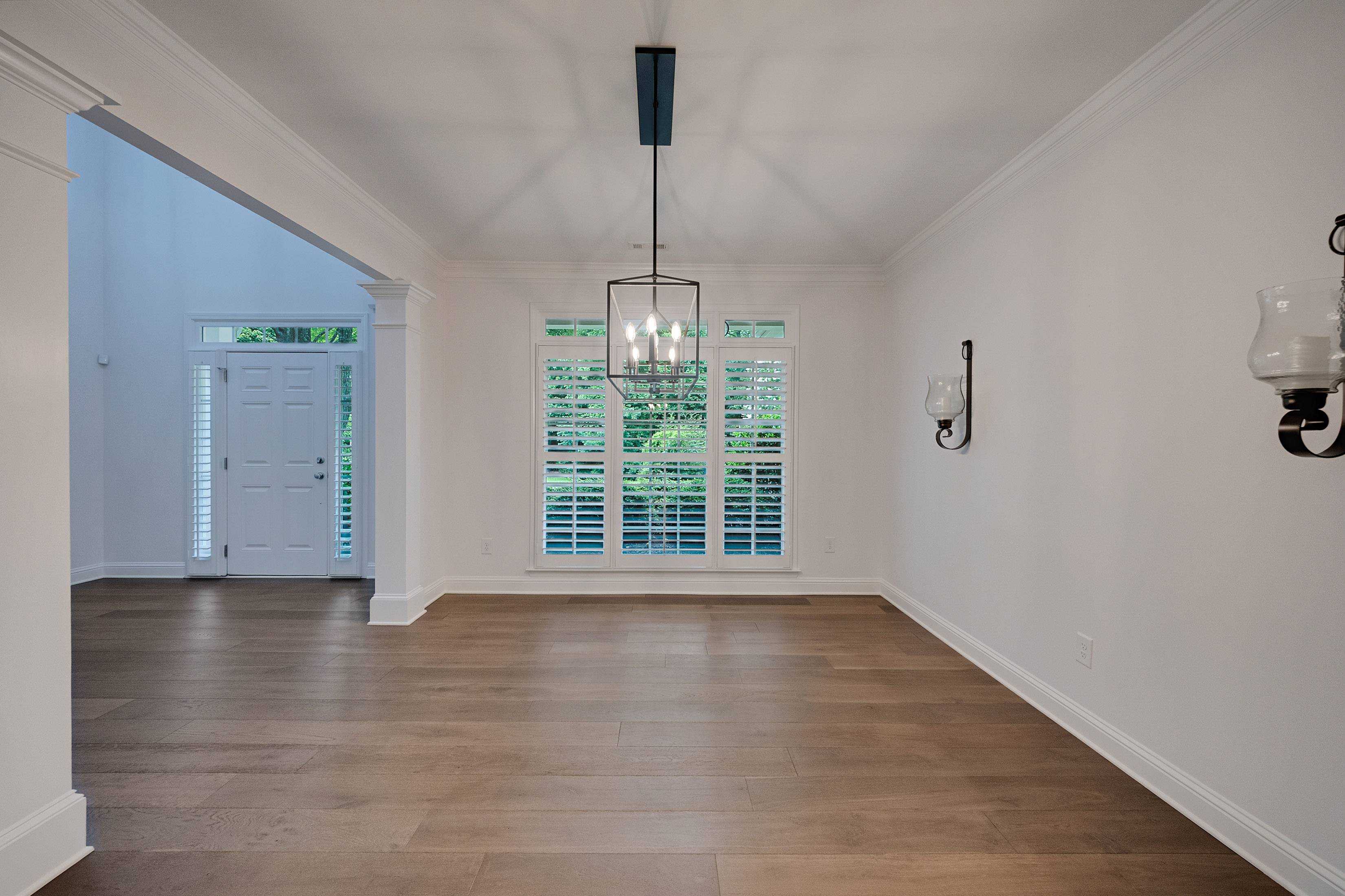  Stunning Craftsman-Style Home Featuring a Desirable Primary Suite on Main Level - 物件實景