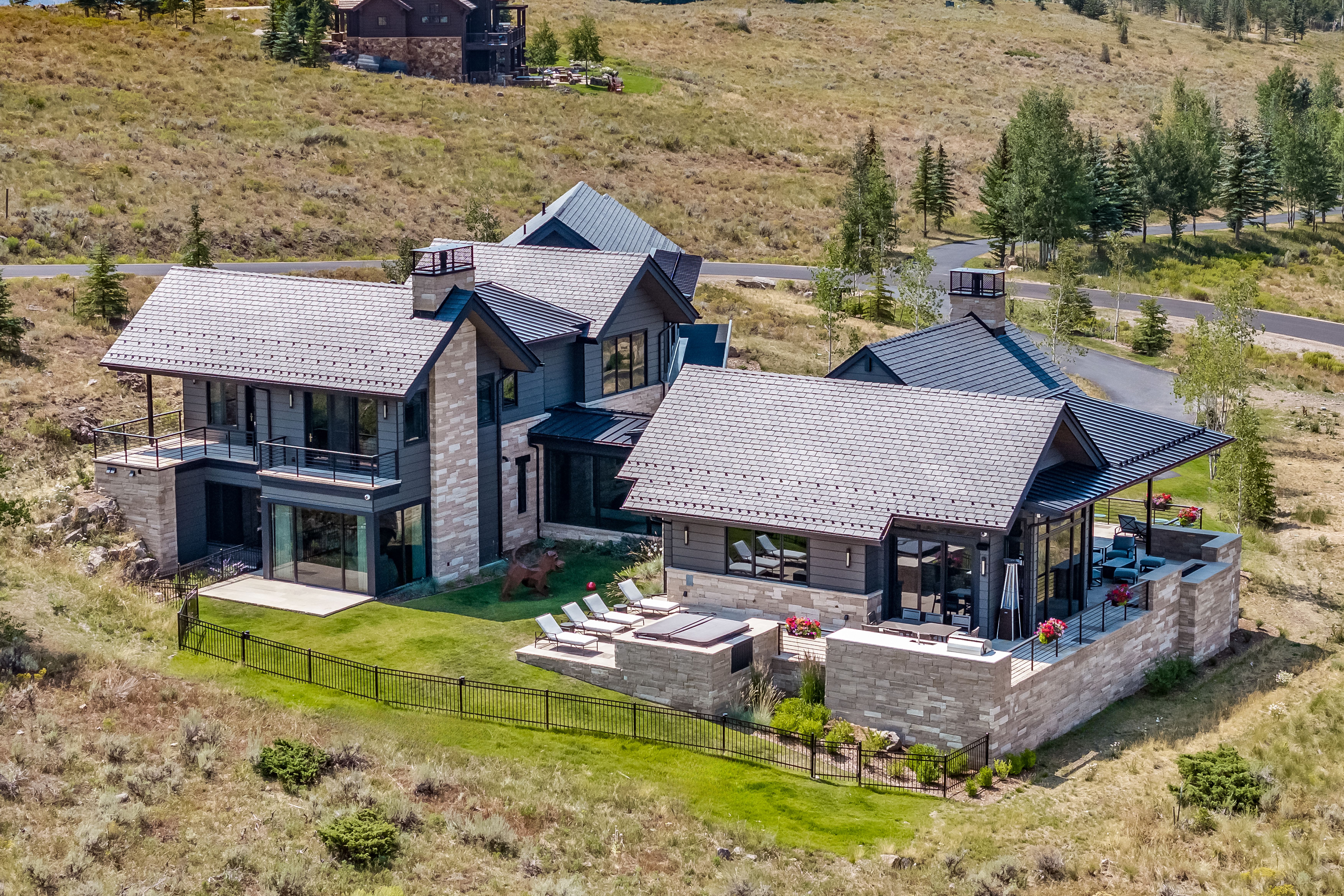  Designed to Embrace Both Grand Entertaining and Everyday Mountain Living - 物件實景
