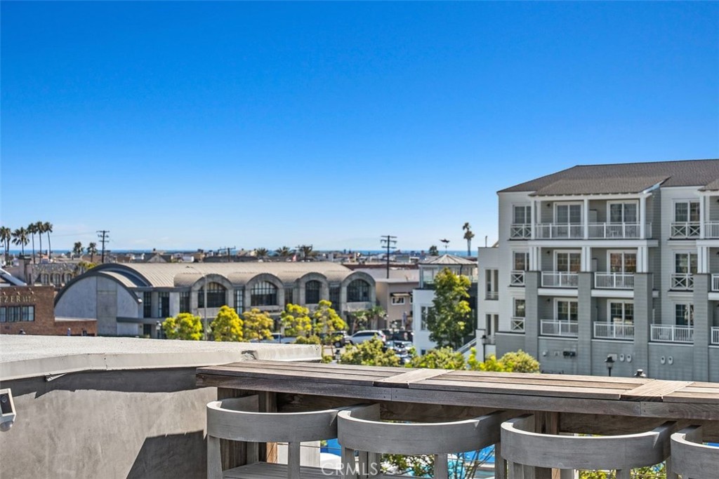 Newport Beach, California, 92663, United States, 2 Bedrooms Bedrooms, ,3 BathroomsBathrooms,Residential,For Sale,1989399