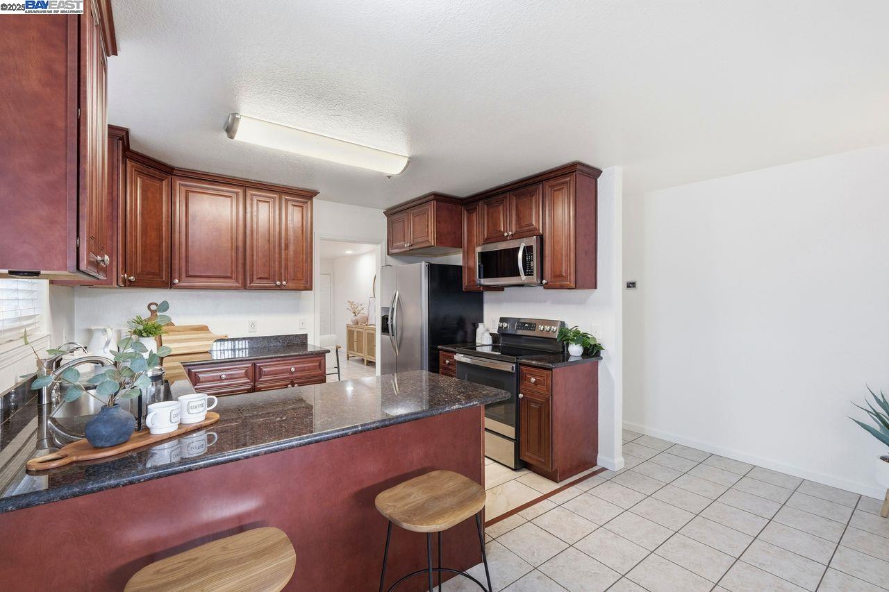 Union City, California, 94587, United States, 3 Bedrooms Bedrooms, ,2 BathroomsBathrooms,Residential,For Sale,2002943