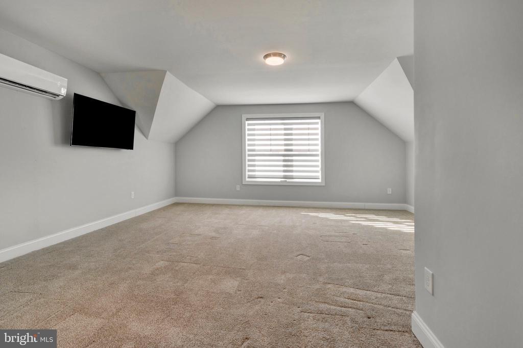Rehoboth Beach, Delaware, 19971, United States, 5 Bedrooms Bedrooms, ,4 BathroomsBathrooms,Residential,For Sale,1714204