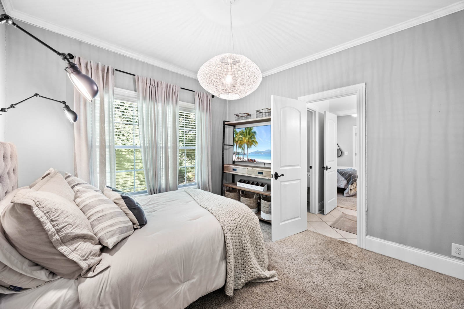 Clarksville, Tennessee, 37043, United States, 4 Bedrooms Bedrooms, ,5 BathroomsBathrooms,Residential,For Sale,1997798