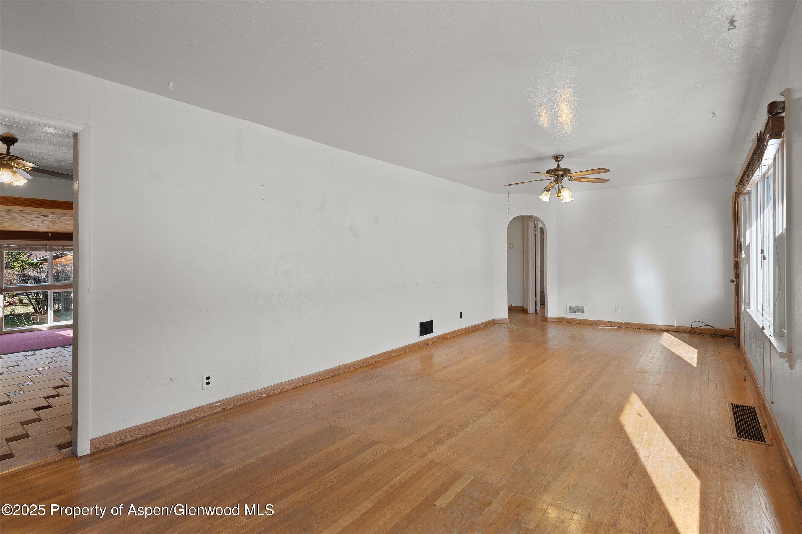 Glenwood Springs, Colorado, 81601, United States, 4 Bedrooms Bedrooms, ,2 BathroomsBathrooms,Residential,For Sale,1997060