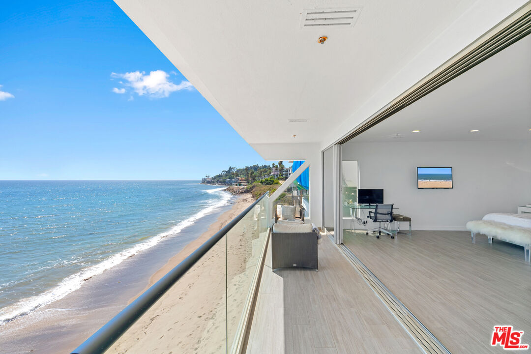 Malibu, California, 90265, United States, 3 Bedrooms Bedrooms, ,4 BathroomsBathrooms,Residential,For Sale,1722107