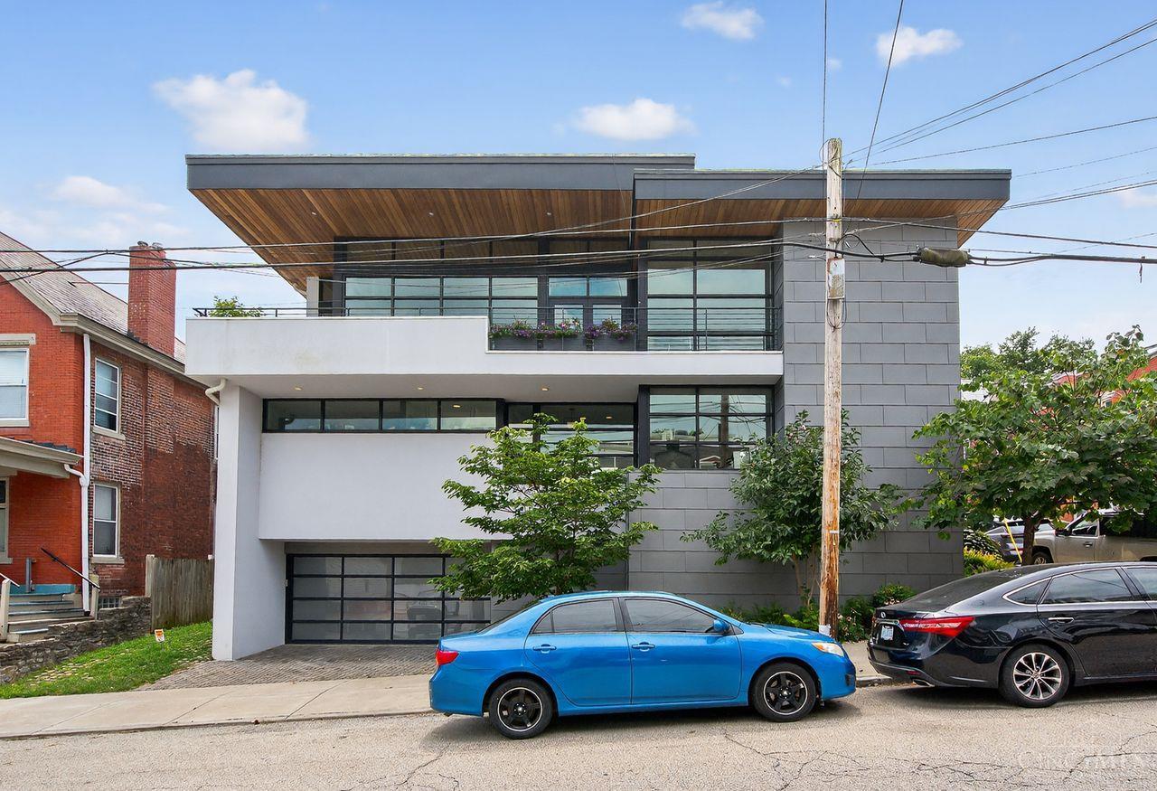 Cincinnati, Ohio, 45202, United States, 4 Bedrooms Bedrooms, ,4 BathroomsBathrooms,Residential,For Sale,1926217