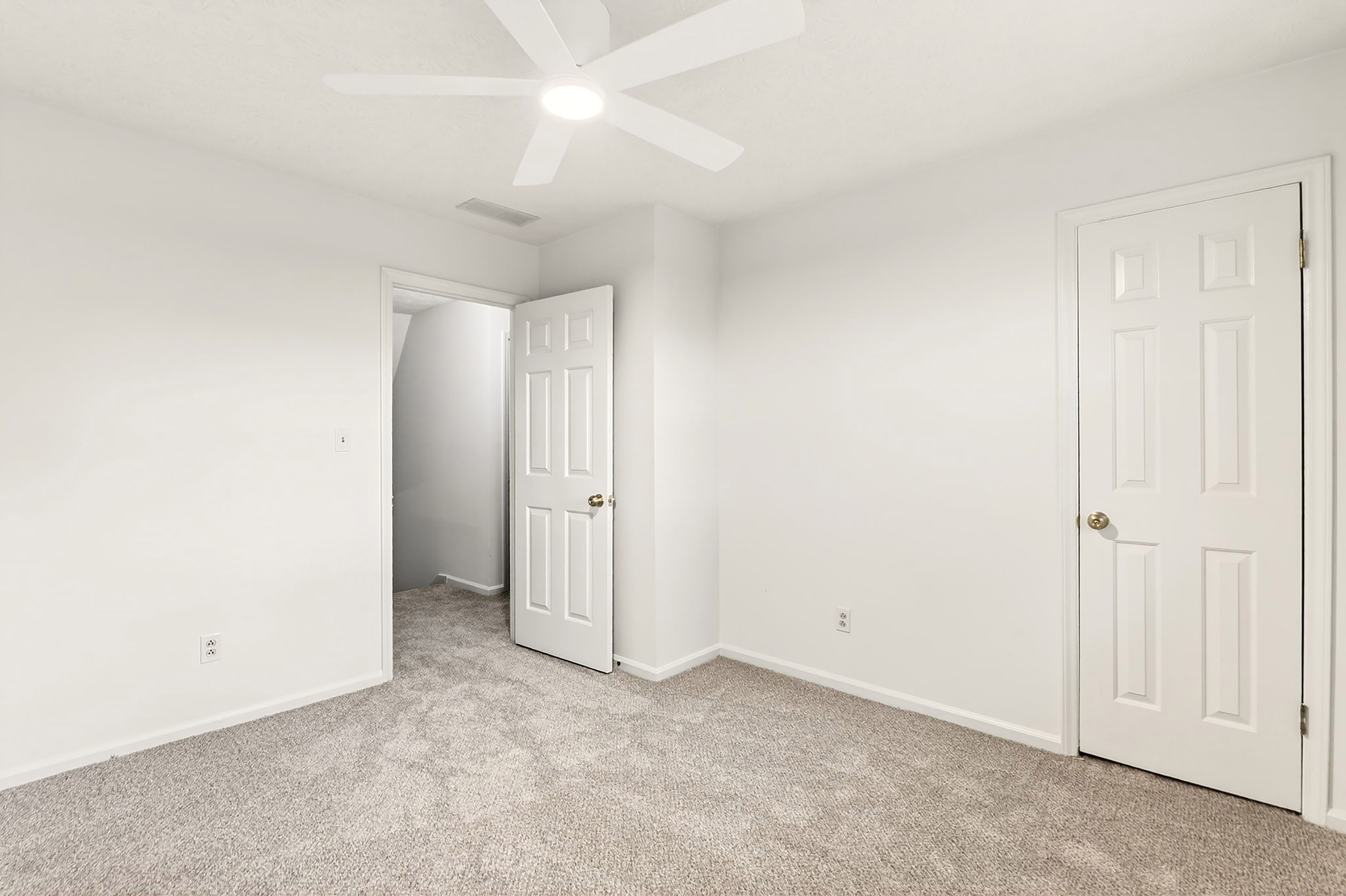  Thoughtfully Expanded and Updated Dunwoody Home on Wooded 0.82+/- Acre Lot - 物件實景