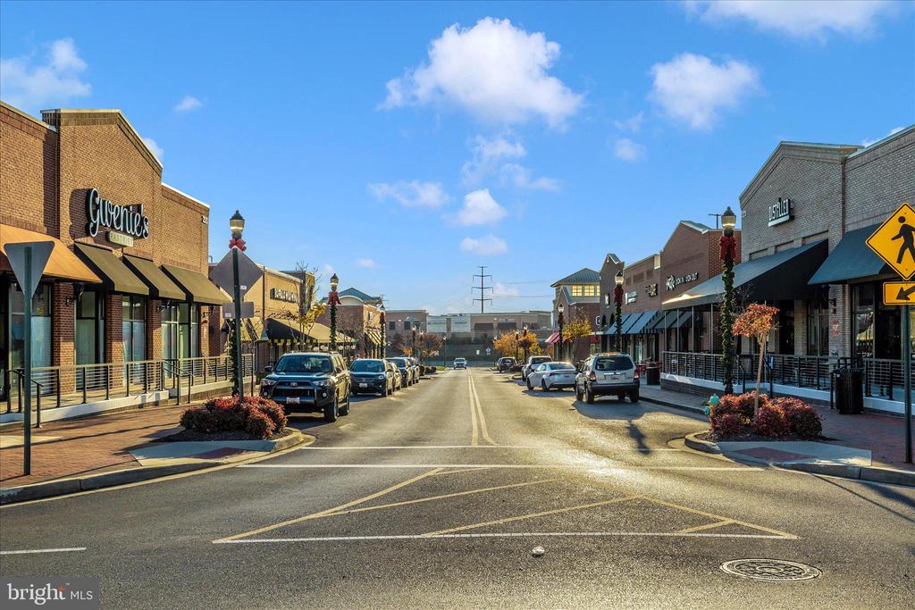 Frederick, Maryland, 21701, United States, 4 Bedrooms Bedrooms, ,4 BathroomsBathrooms,Residential,For Sale,2005194