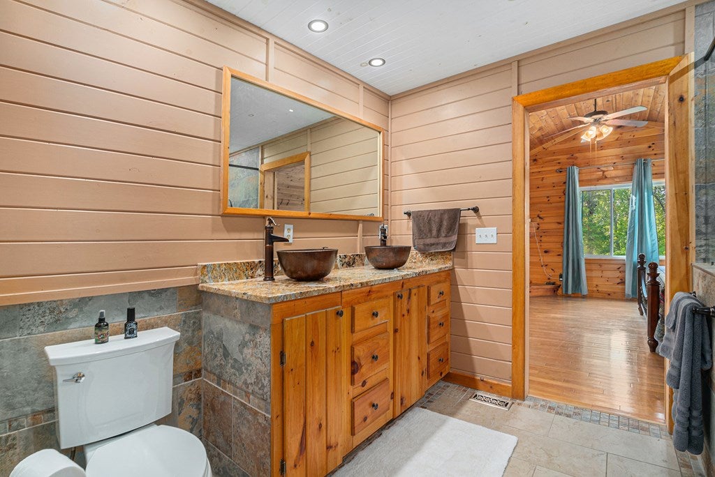 Blue Ridge, Georgia, 30513, United States, 6 Bedrooms Bedrooms, ,4 BathroomsBathrooms,Residential,For Sale,1858999