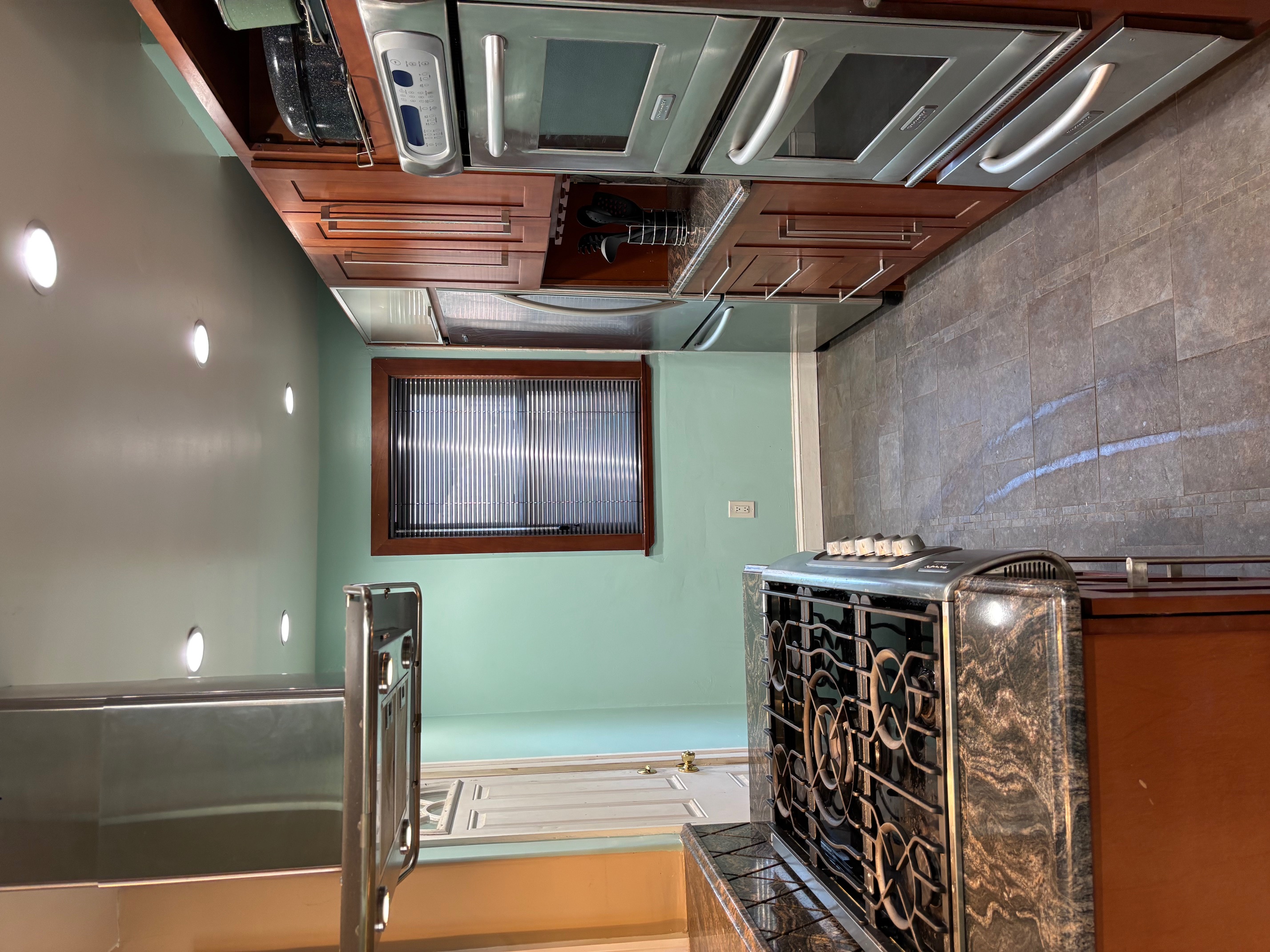 Jamaica, New York, 11434, United States, 3 Bedrooms Bedrooms, ,2 BathroomsBathrooms,Residential,For Sale,1942530