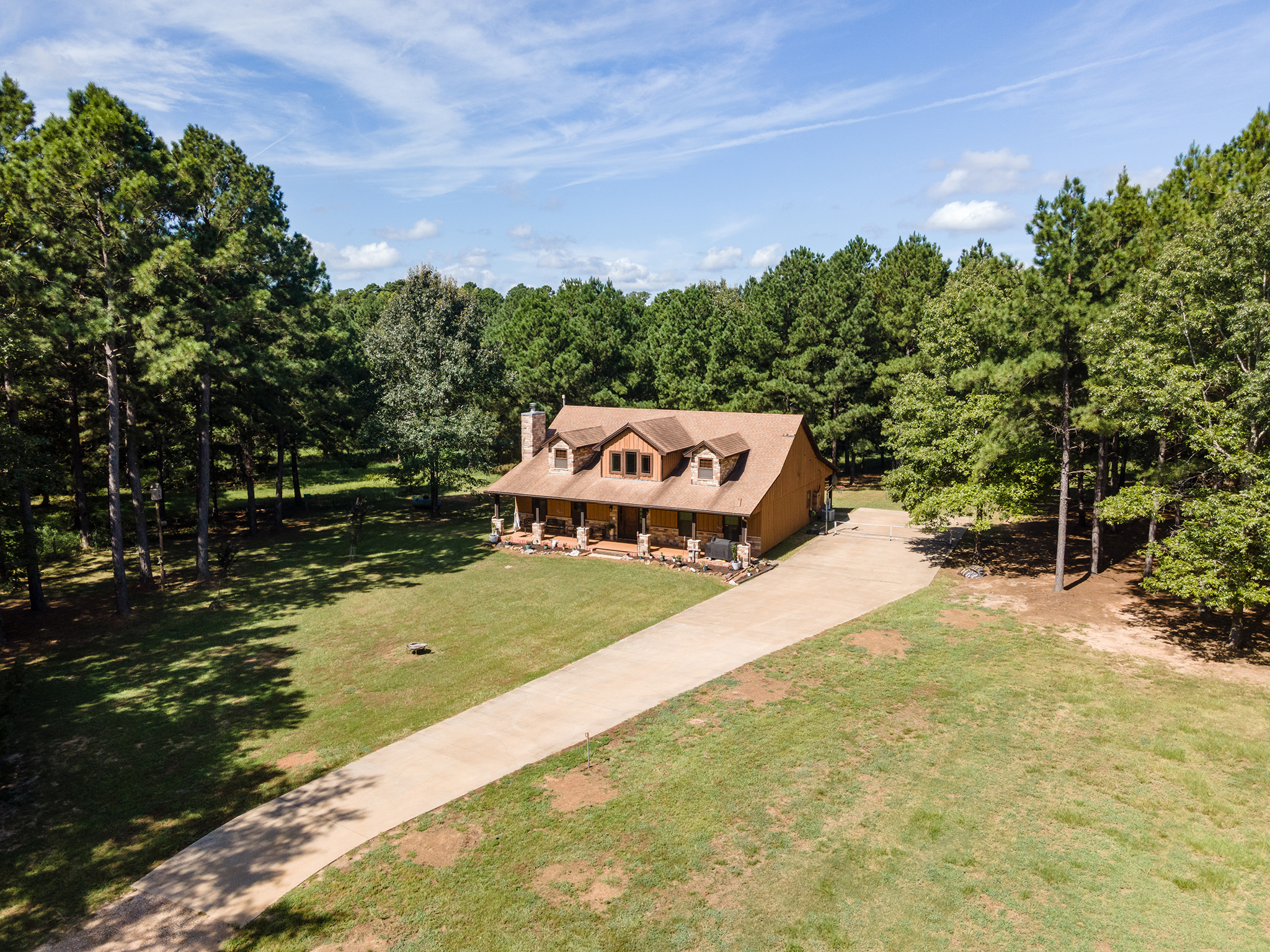 Bronson, Texas, 75930, United States, 5 Bedrooms Bedrooms, ,4 BathroomsBathrooms,Residential,For Sale,1944526
