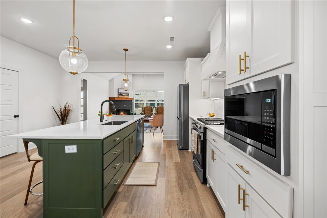 Bentonville, Arkansas, 72713, United States, 4 Bedrooms Bedrooms, ,3 BathroomsBathrooms,Residential,For Sale,2002905