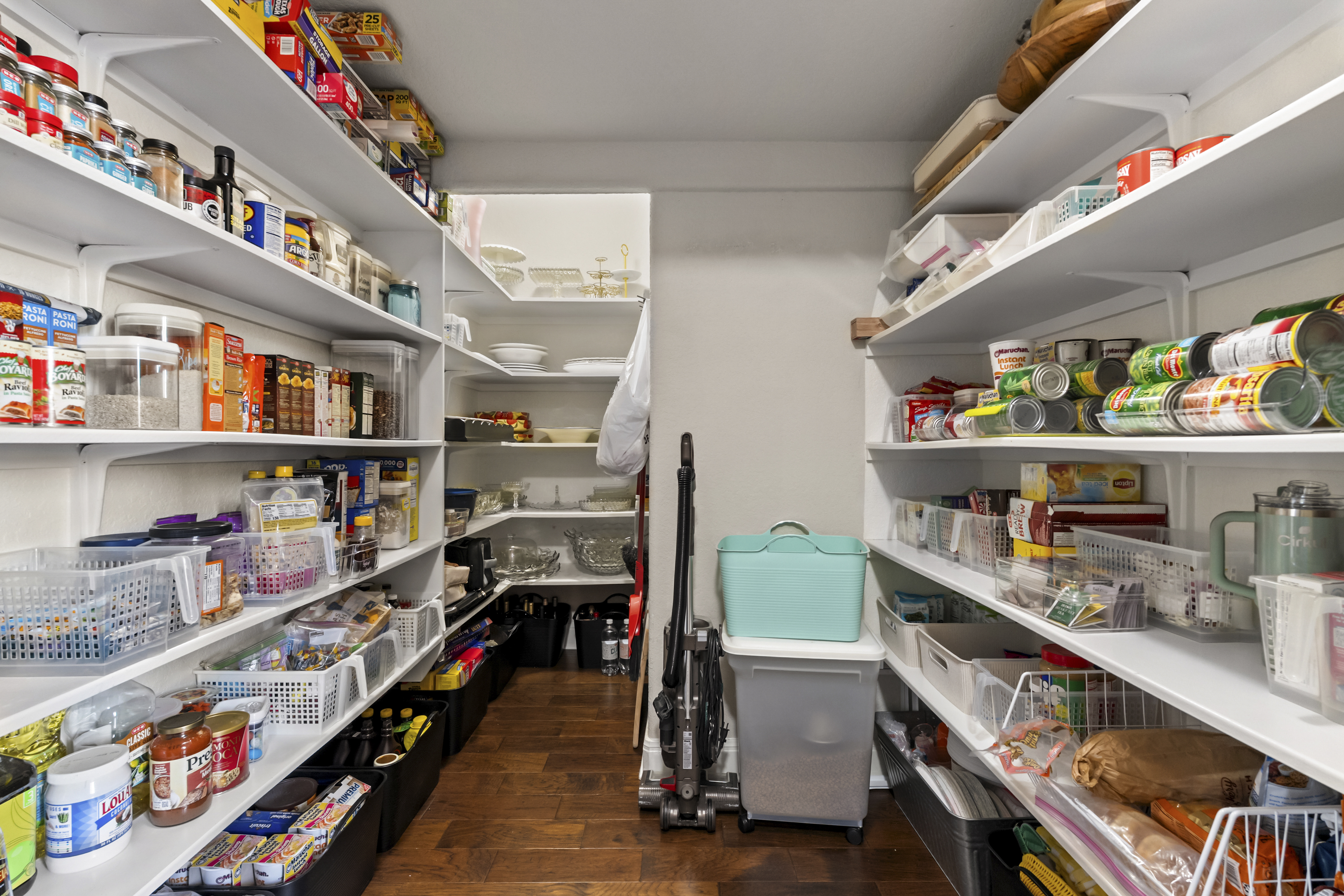  Thoughtfully Designed with Exceptional Floor Plan - 物件實景