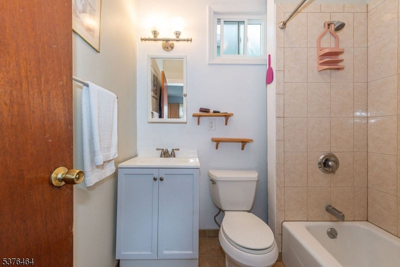 Paterson City, New Jersey, 07501, United States, 3 Bedrooms Bedrooms, ,3 BathroomsBathrooms,Residential,For Sale,1909454