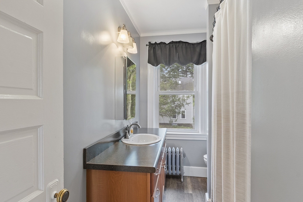 Lunenburg, Massachusetts, 01462, United States, 4 Bedrooms Bedrooms, ,2 BathroomsBathrooms,Residential,For Sale,1876161