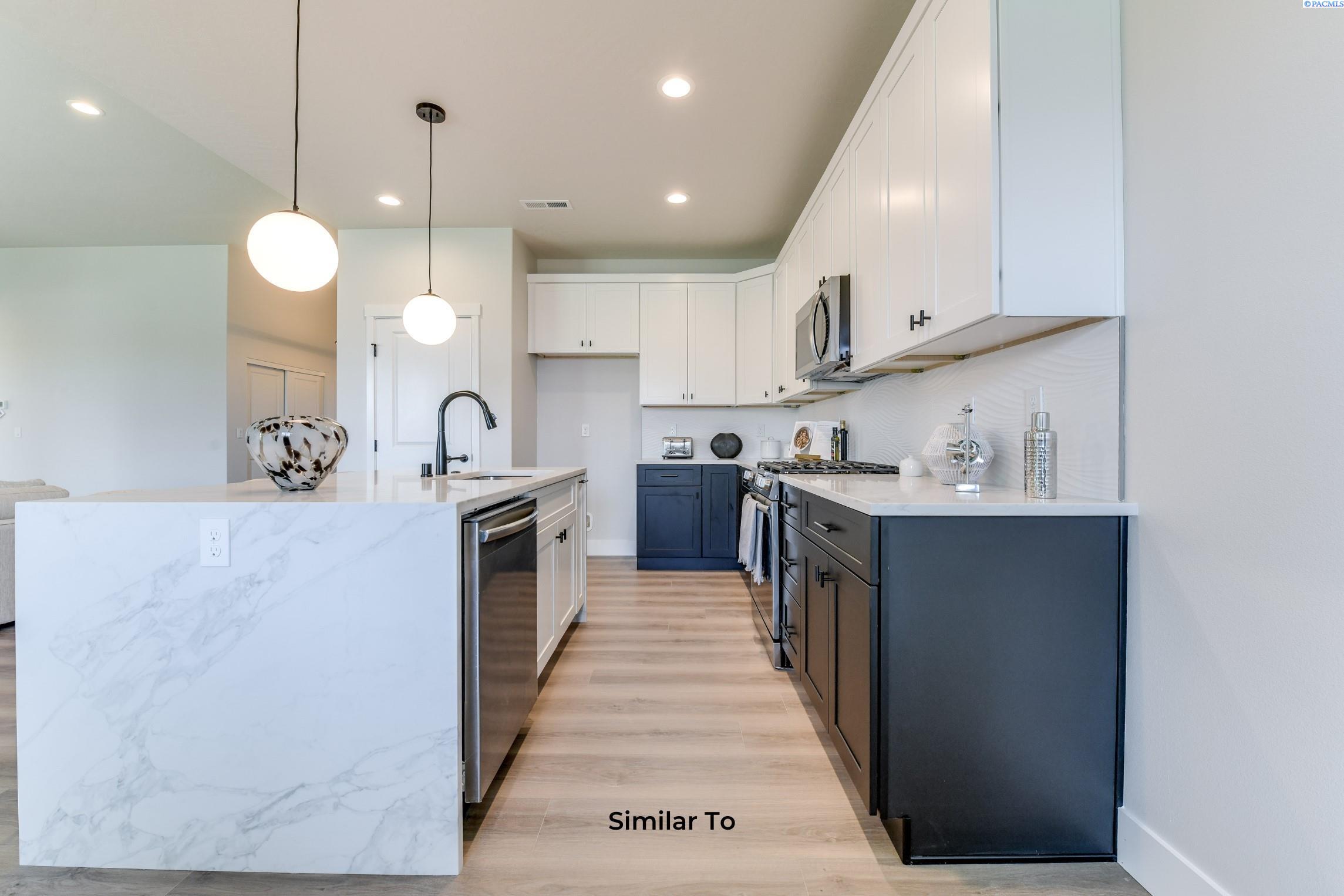 Kennewick, Washington, 99338, United States, 3 Bedrooms Bedrooms, ,1 BathroomBathrooms,Residential,For Sale,1954756