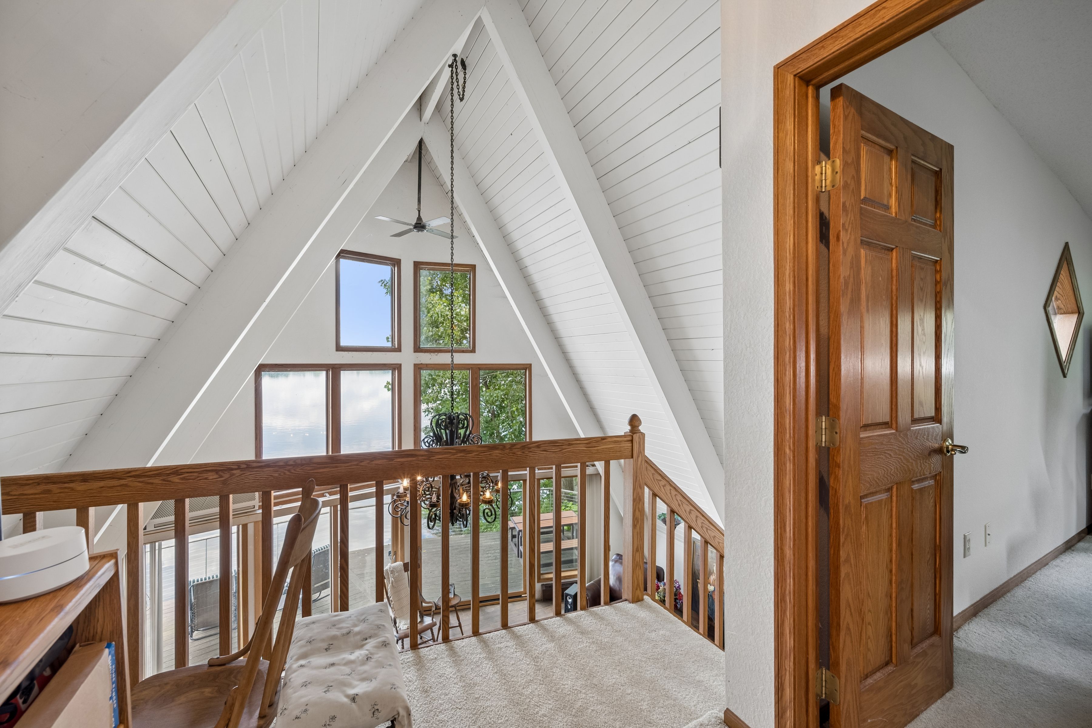  Exceptional Lakefront A-Frame with Sandy Beach - 物件實景