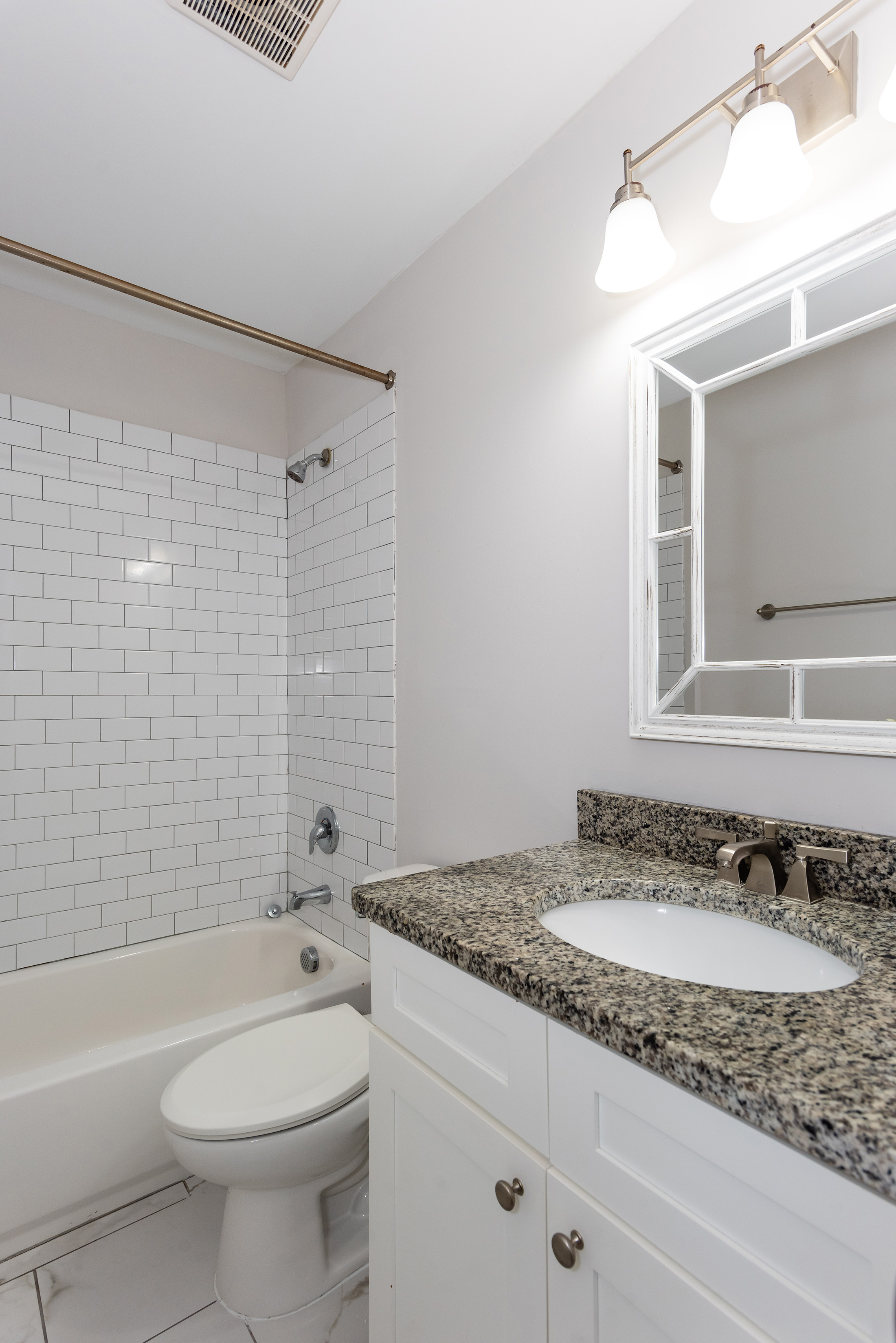  Fully Renovated Townhome with No HOA - 物件實景