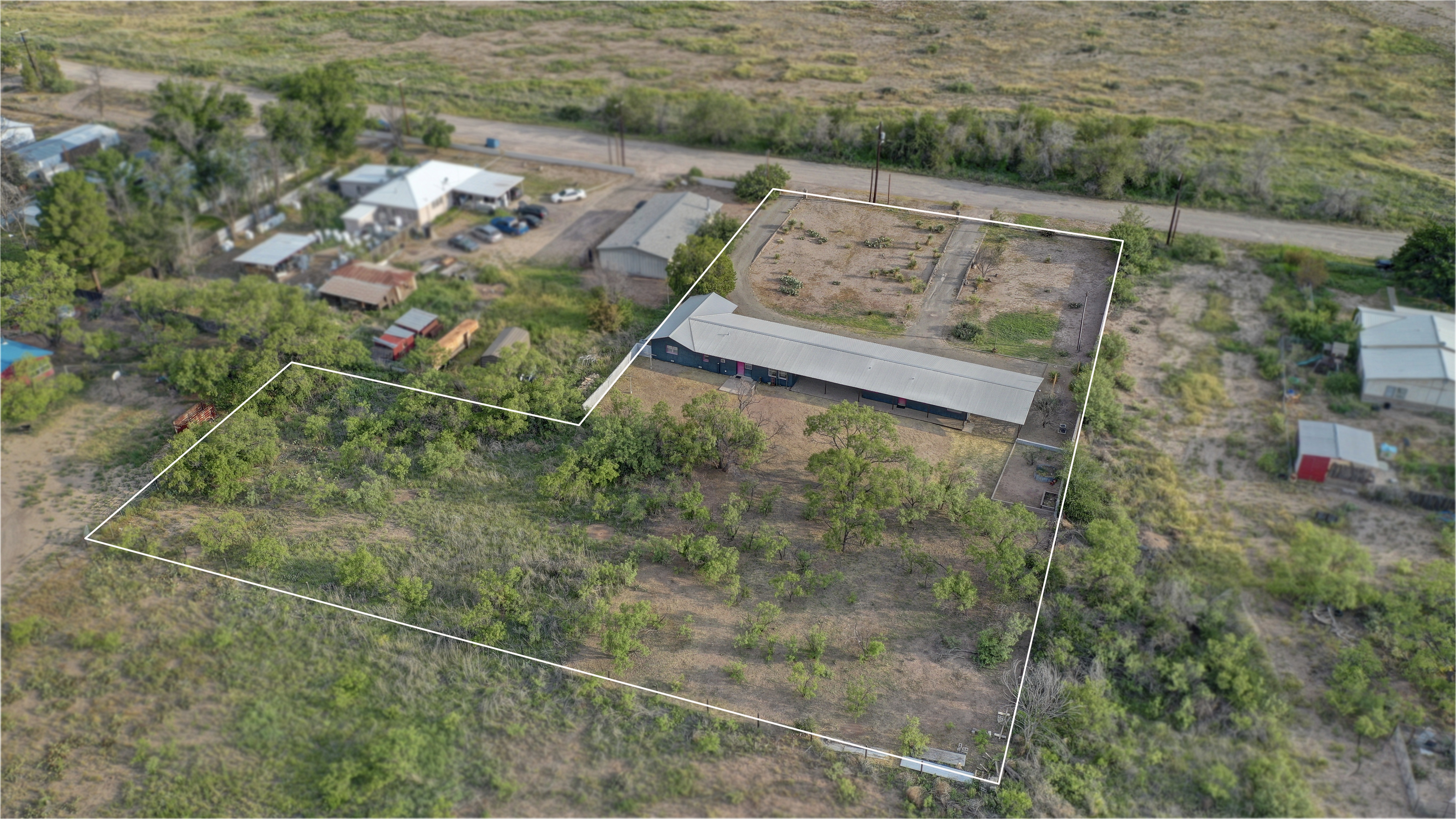  1011 West Washington Street, Marfa, TX 79843 - 物件實景