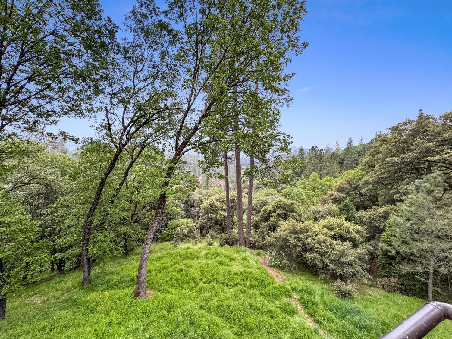 Grass Valley, California, 95949, United States, 3 Bedrooms Bedrooms, ,4 BathroomsBathrooms,Residential,For Sale,1920677