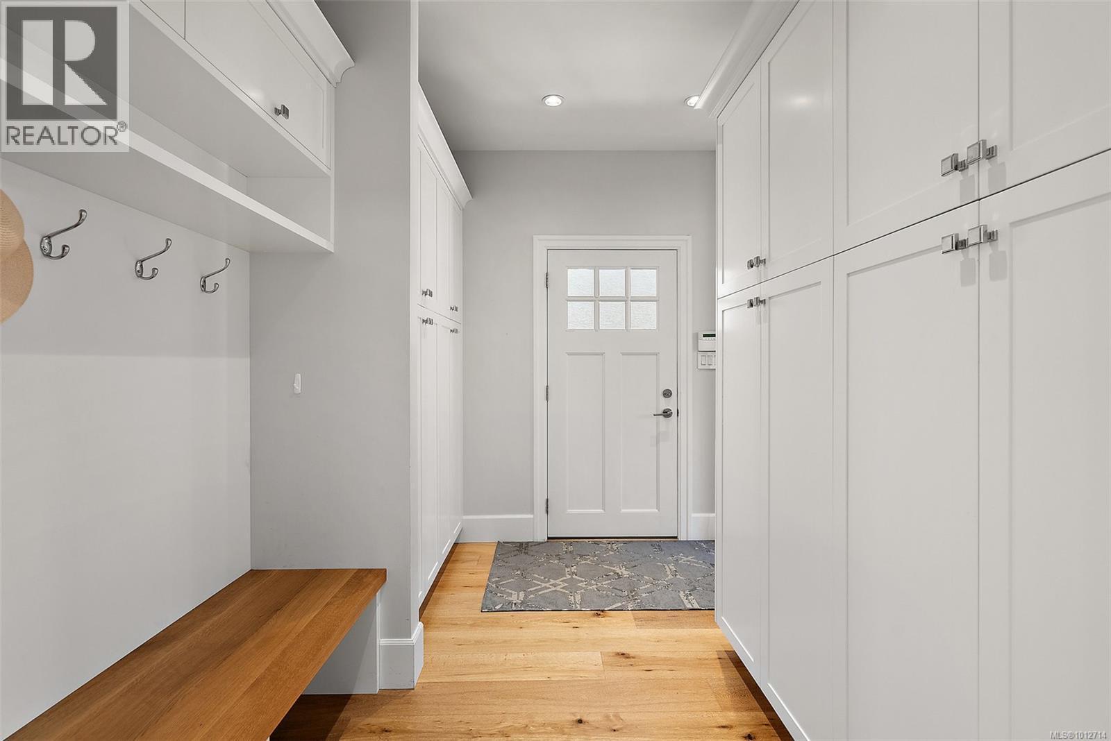OAK BAY, British Columbia, V8S 2W2, CA, 3 Bedrooms Bedrooms, ,3 BathroomsBathrooms,Residential,For Sale,1949531