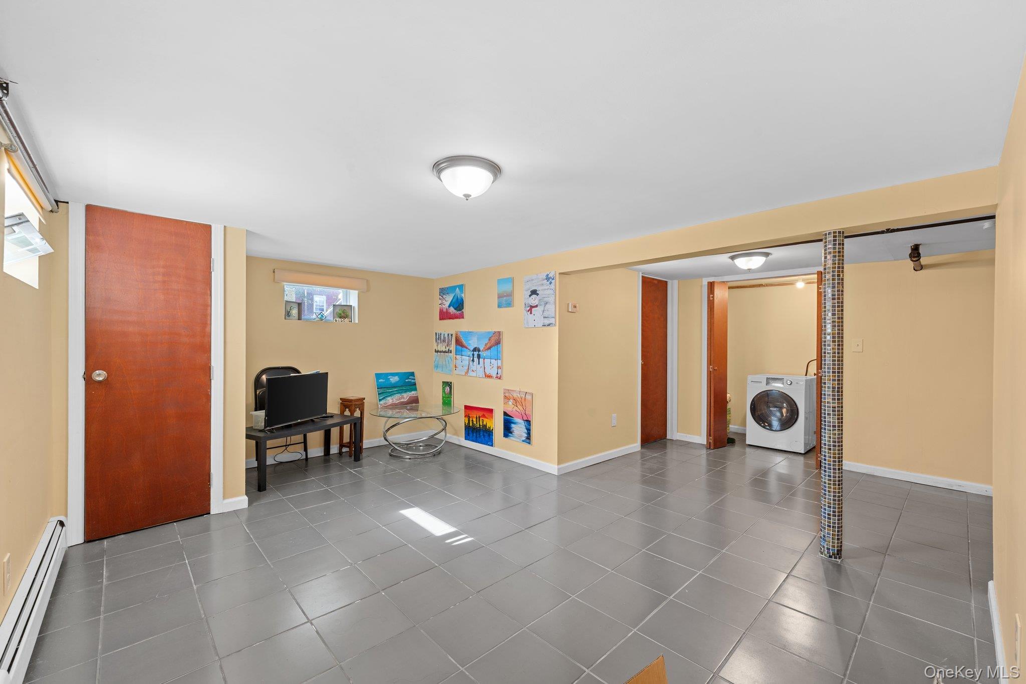 Freeport, New York, 11520, United States, 4 Bedrooms Bedrooms, ,2 BathroomsBathrooms,Residential,For Sale,1981047