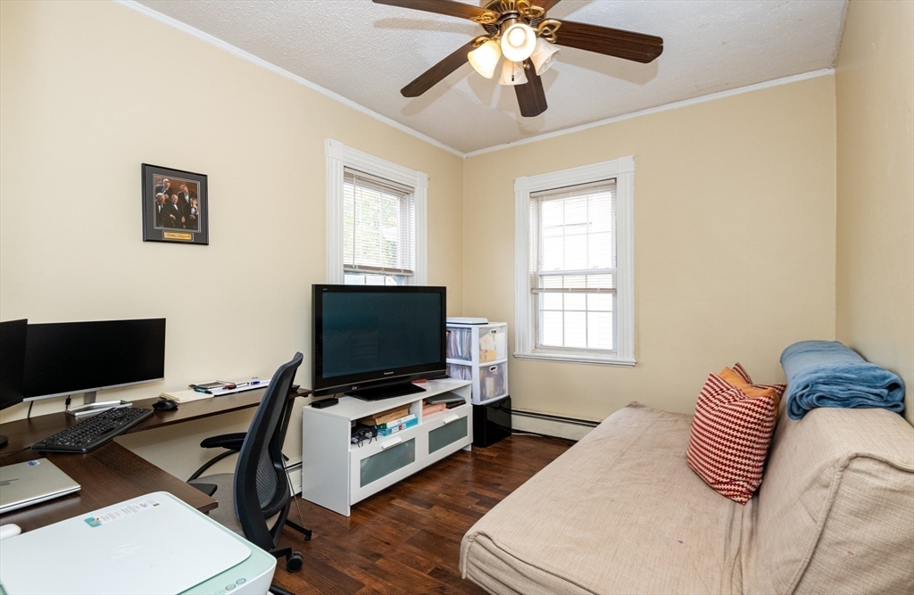 Salem, Massachusetts, 01970, United States, 3 Bedrooms Bedrooms, ,2 BathroomsBathrooms,Residential,For Sale,1990953