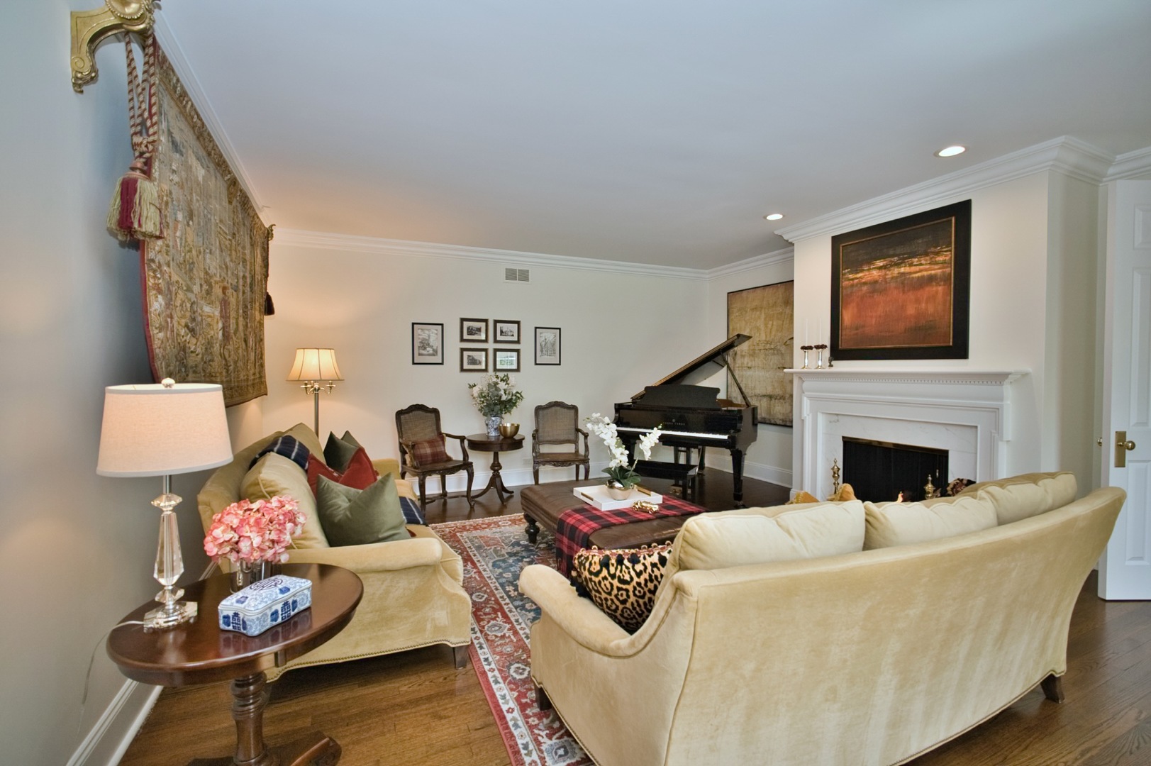 Lake Forest, Illinois, 60045, United States, 4 Bedrooms Bedrooms, ,5 BathroomsBathrooms,Residential,For Sale,1976497