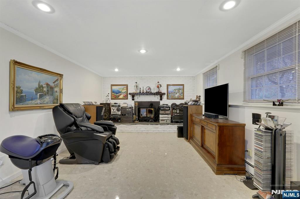 Twp of Washington, New Jersey, 07676, United States, 4 Bedrooms Bedrooms, ,3 BathroomsBathrooms,Residential,For Sale,2001896