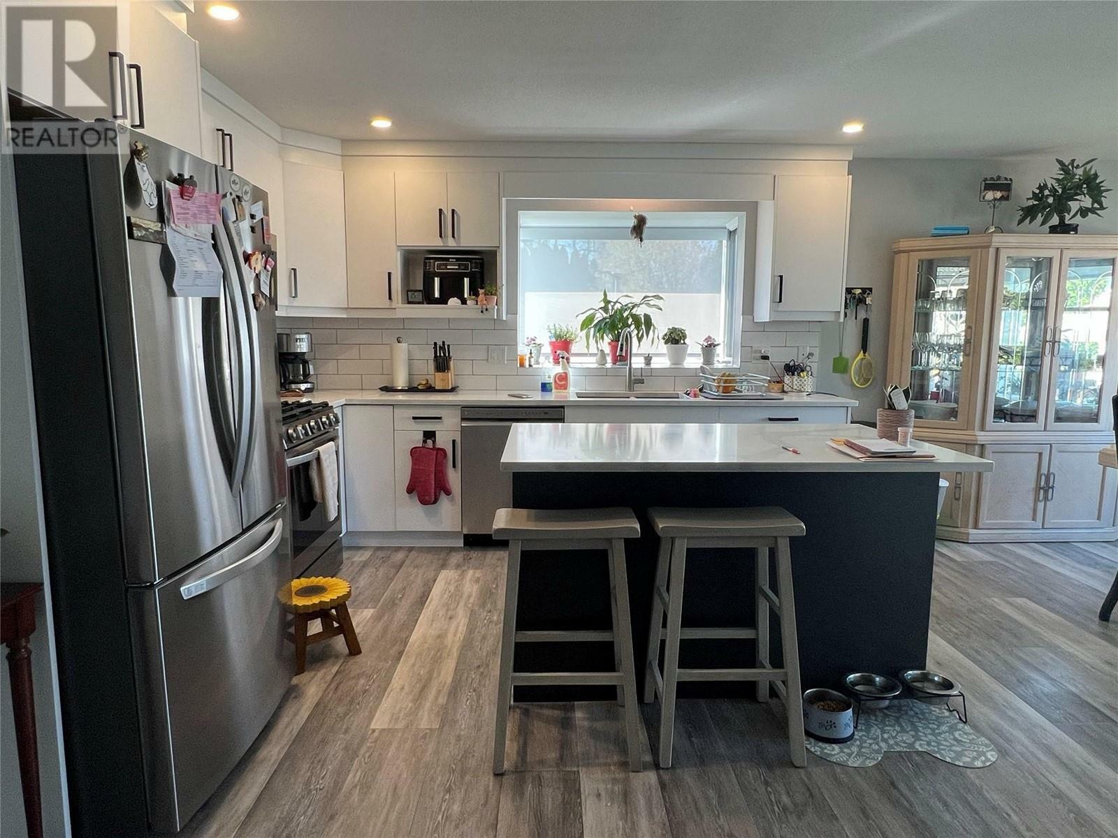 KAMLOOPS, British Columbia, V2B 5N1, CA, 5 Bedrooms Bedrooms, ,3 BathroomsBathrooms,Residential,For Sale,1838666