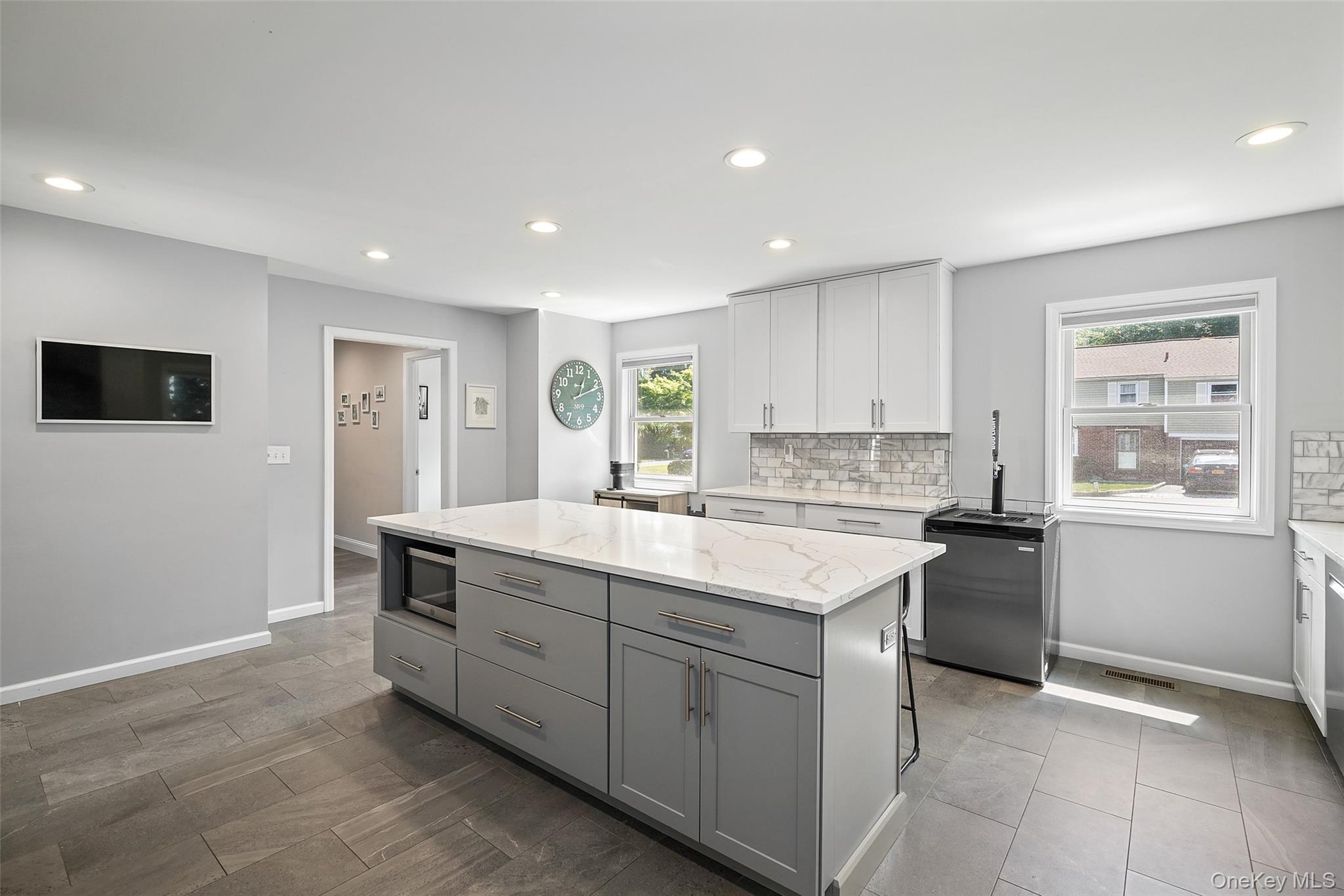 White Plains, New York, 10603, United States, 3 Bedrooms Bedrooms, ,3 BathroomsBathrooms,Residential,For Sale,1933056