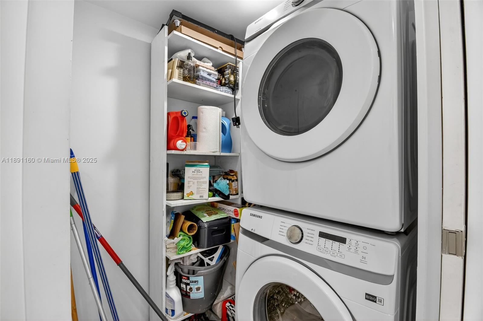 Miami, Florida, 33180, United States, 3 Bedrooms Bedrooms, ,3 BathroomsBathrooms,Residential,For Sale,1961045