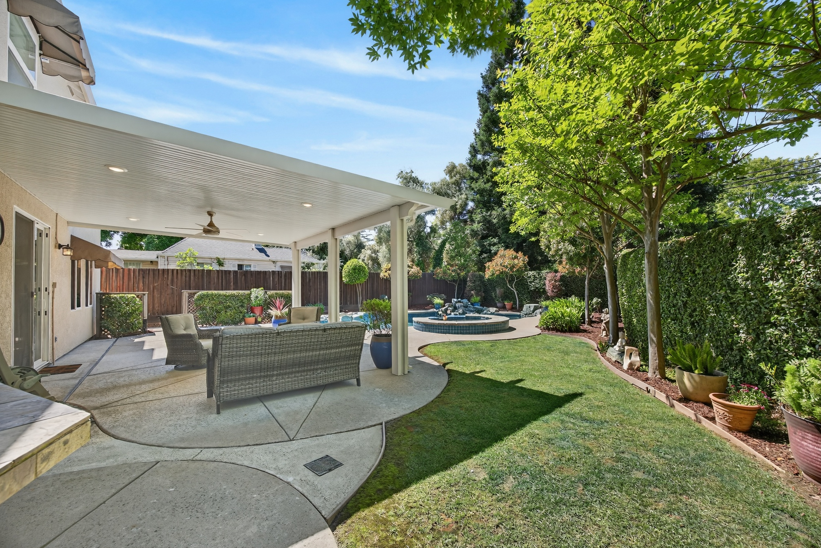  5500 Tierra Gardens Lane, Carmichael, CA 95608 - 物件實景