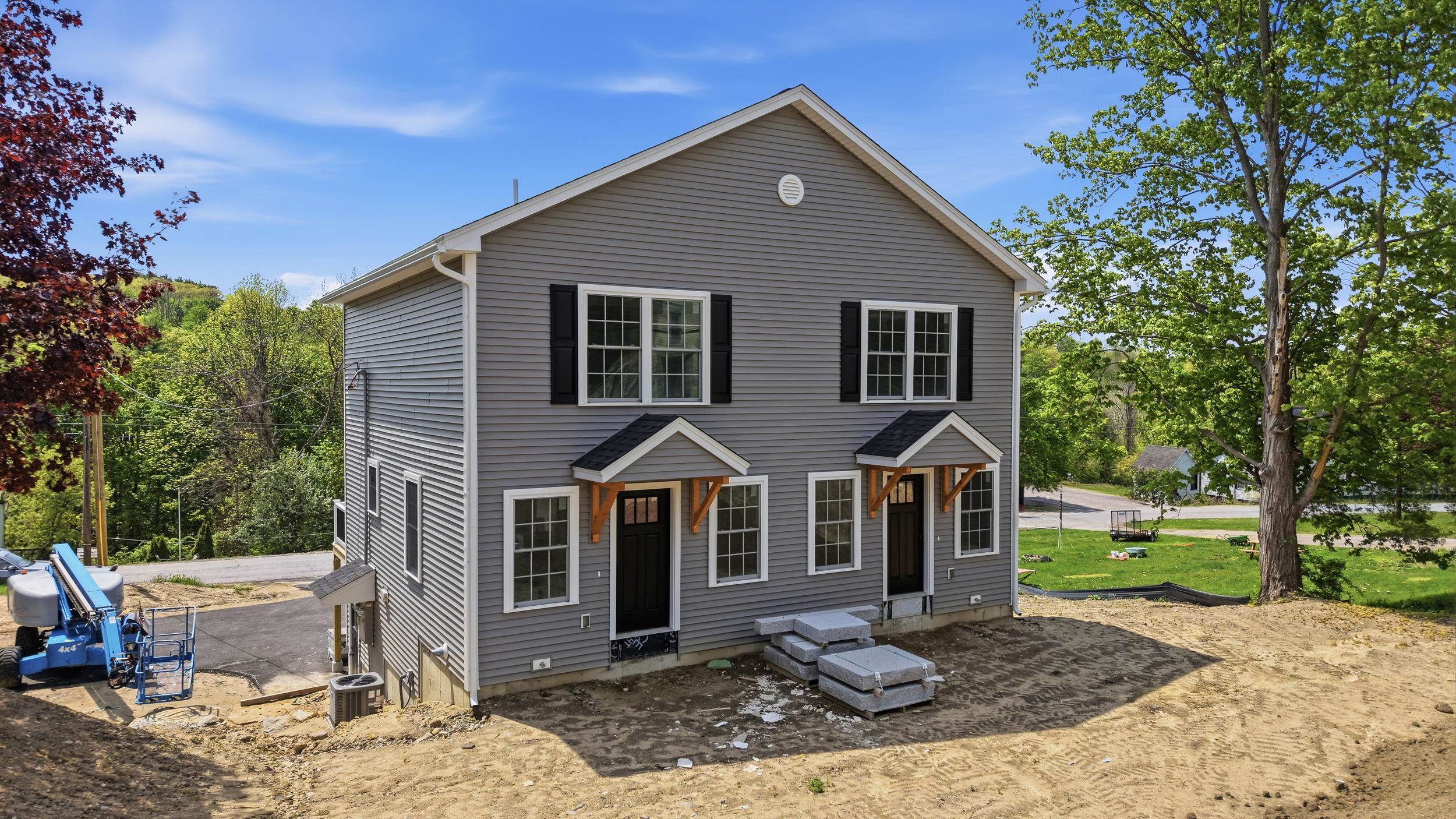  24 Munroe Street, Units 1&2, Franklin, NH, 03235 - 物件實景