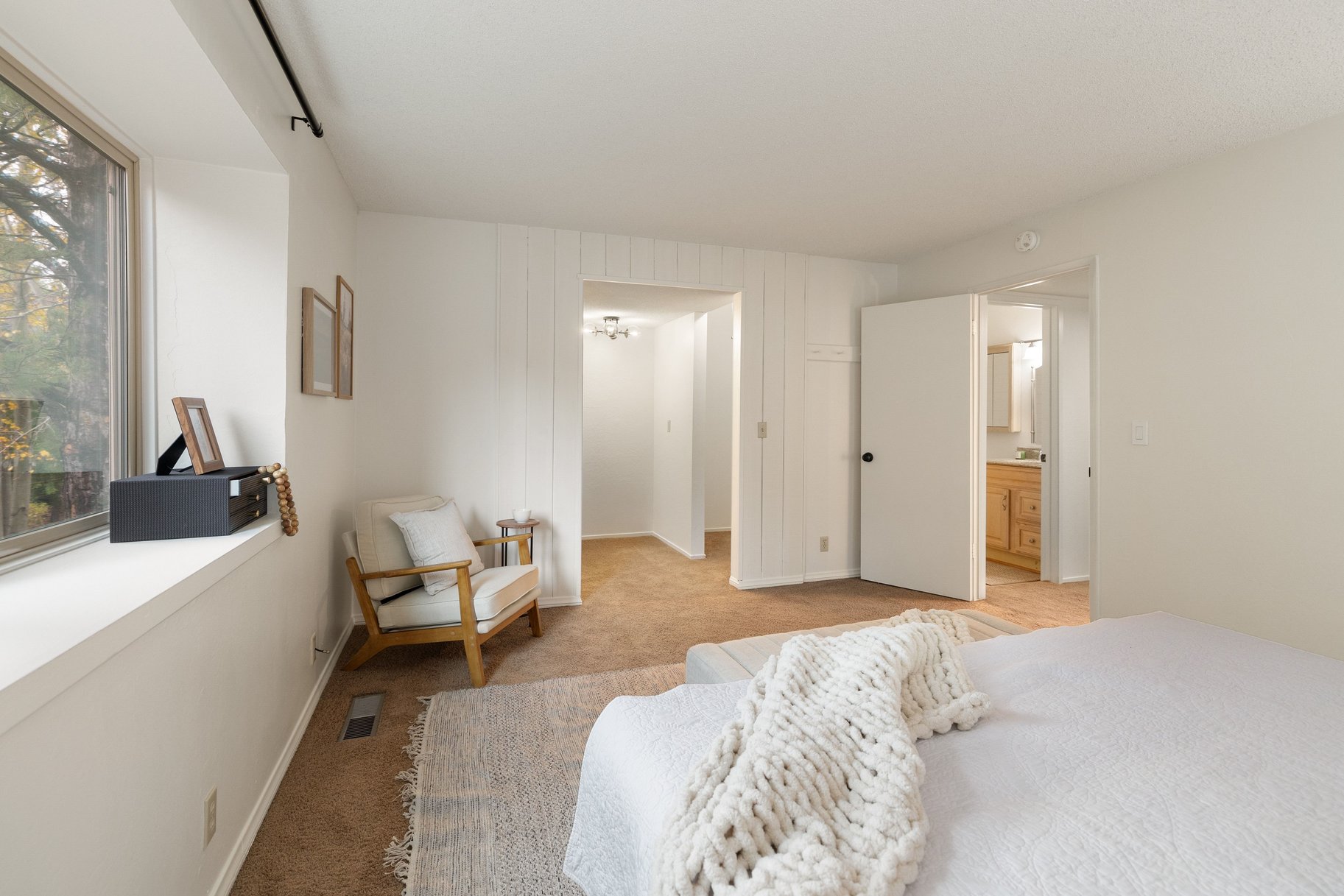  Updated and Well Located Lake Forest Glen Condo - 物件實景